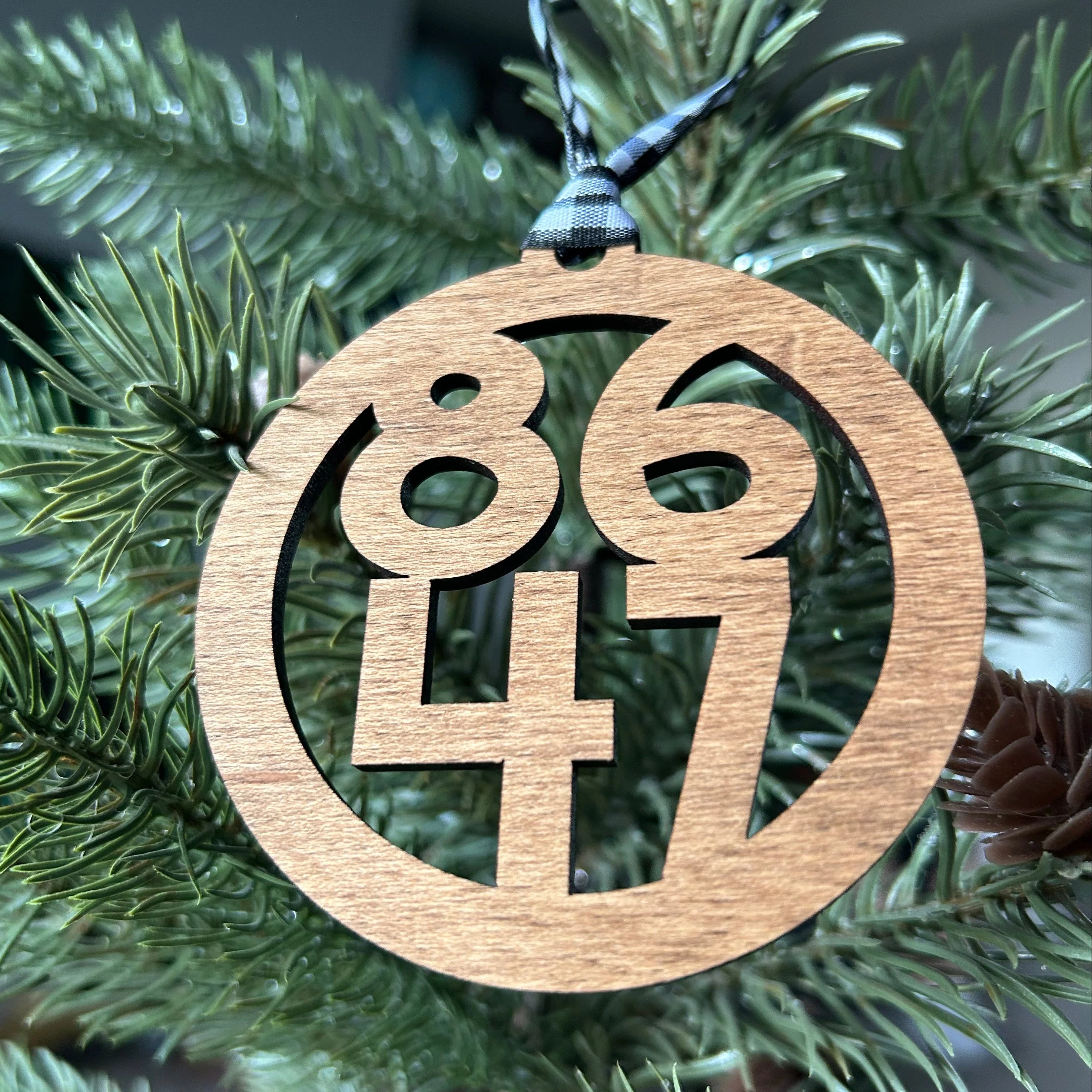 8647 Wood Ornament - Image 3