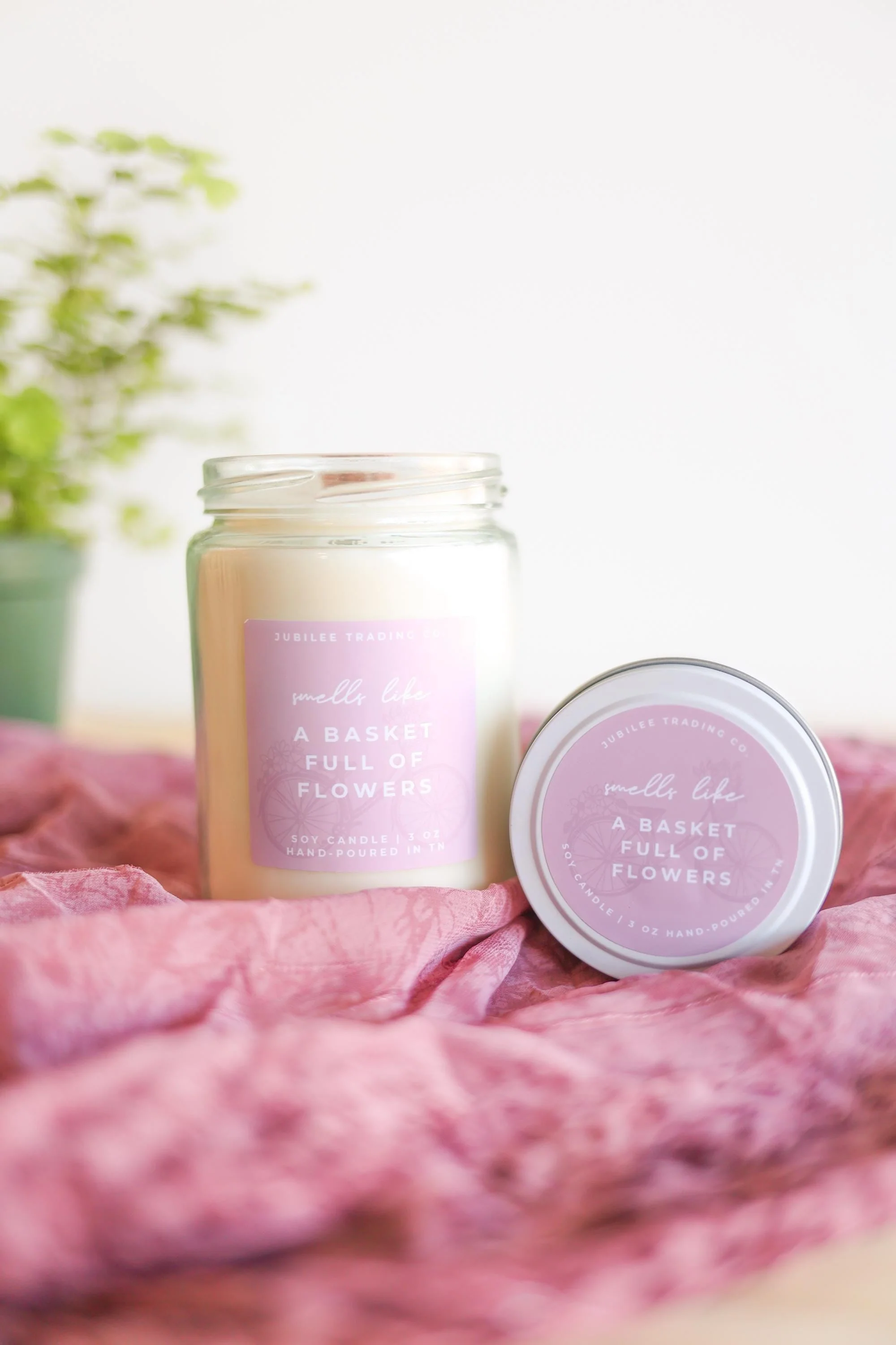 A Basket Full of Flowers Candle - Image 8