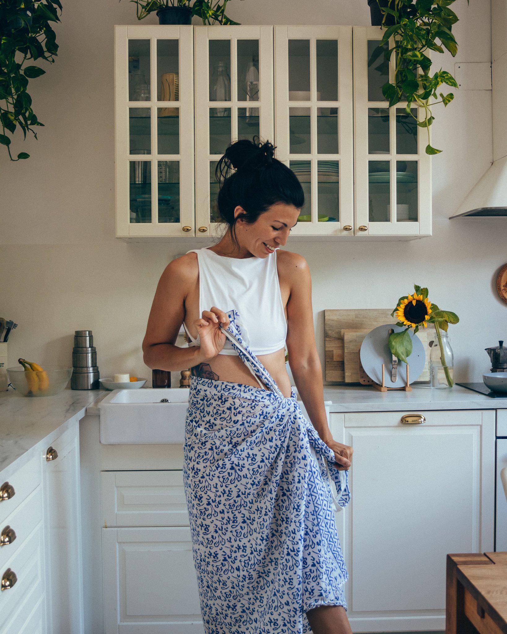 Abstract Blue Sarong - Image 4