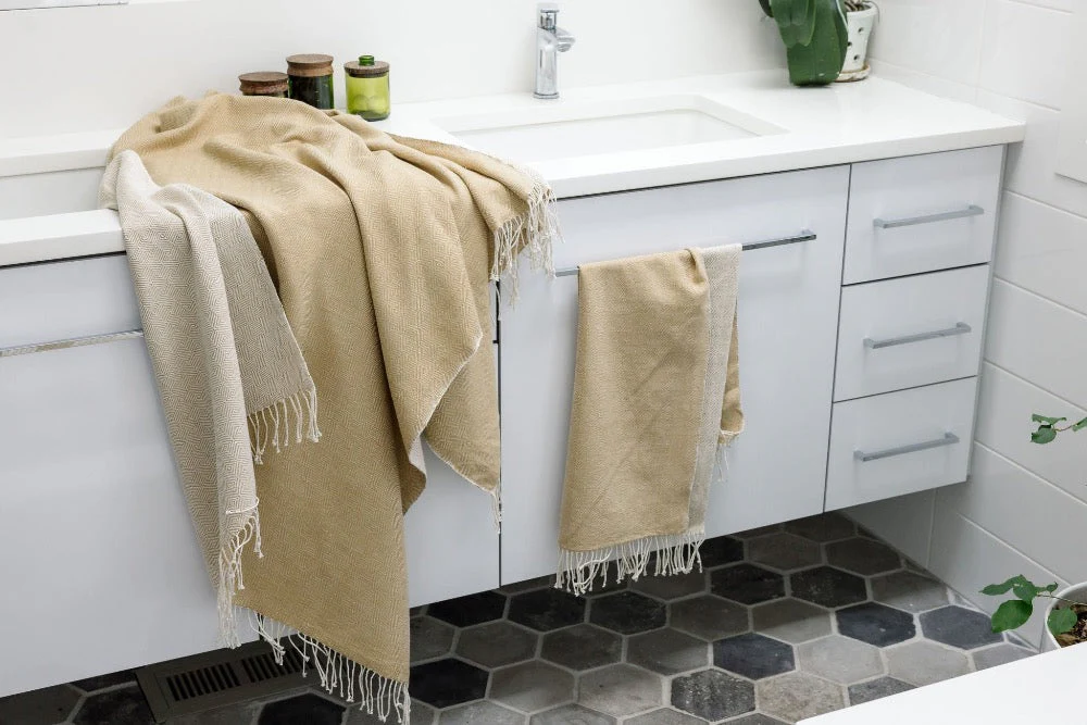 Almaz Handwoven Ethiopian Cotton Bath Towel - Image 3