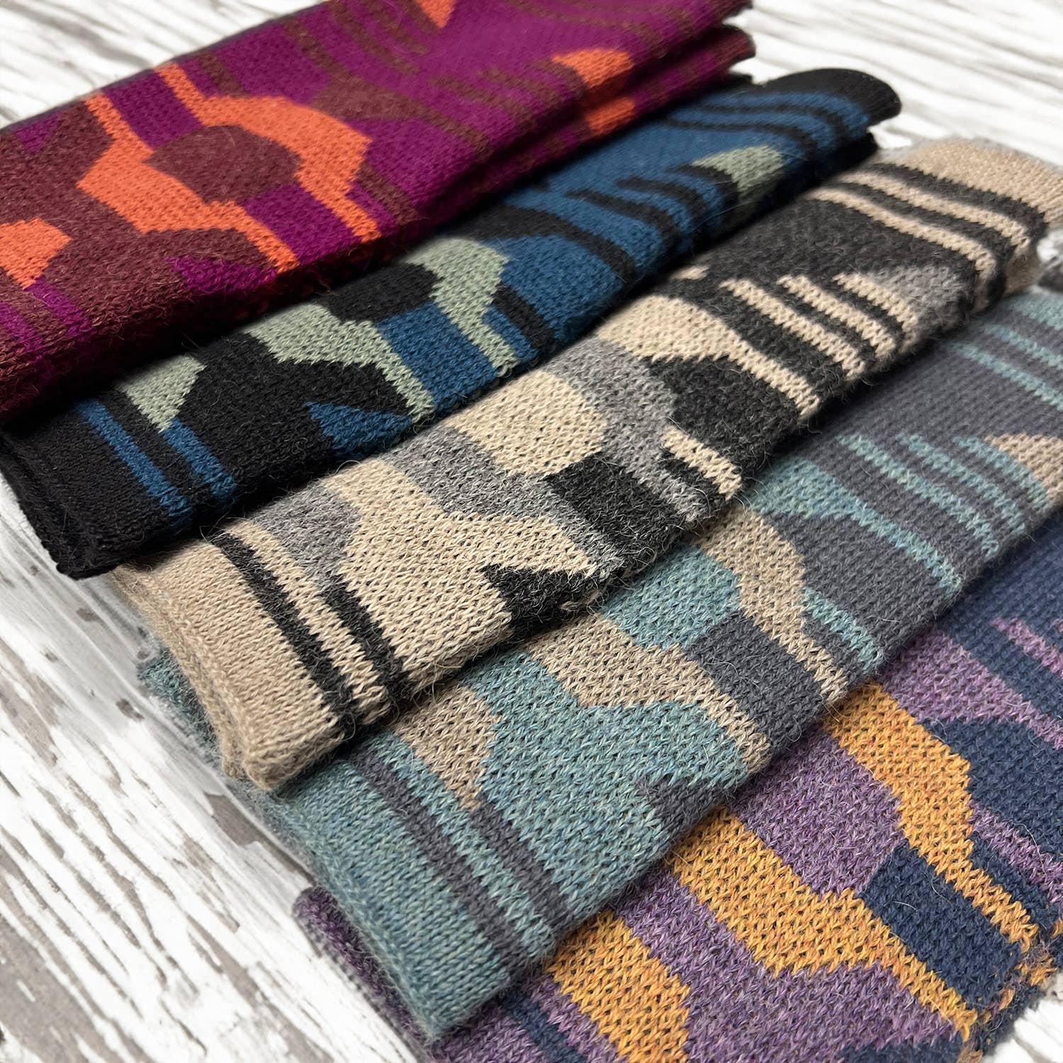 Alpaca Gloves - Incan - Monochrome - Image 2