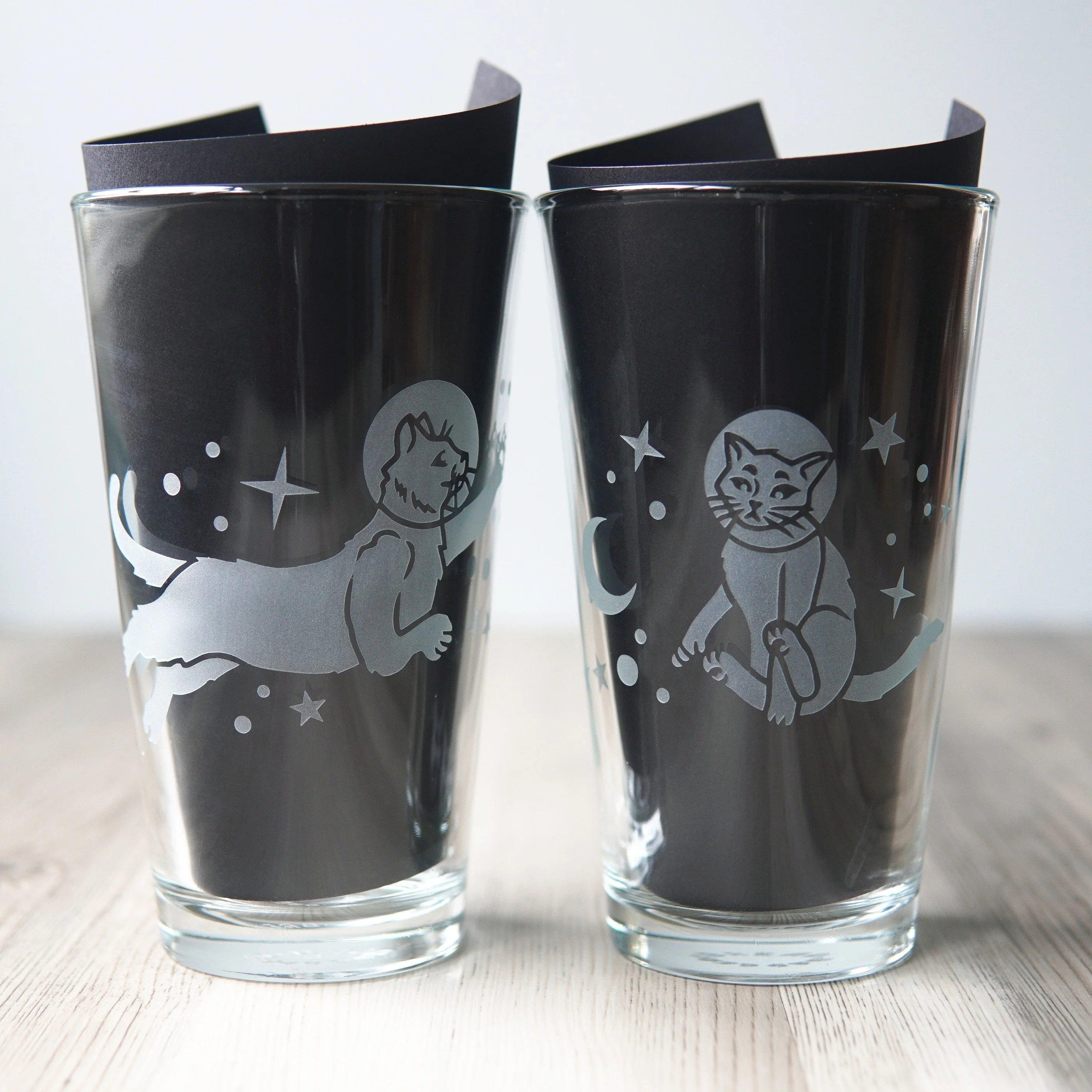 Astronaut Cat Beer Pint Glass - etched glassware - Image 3