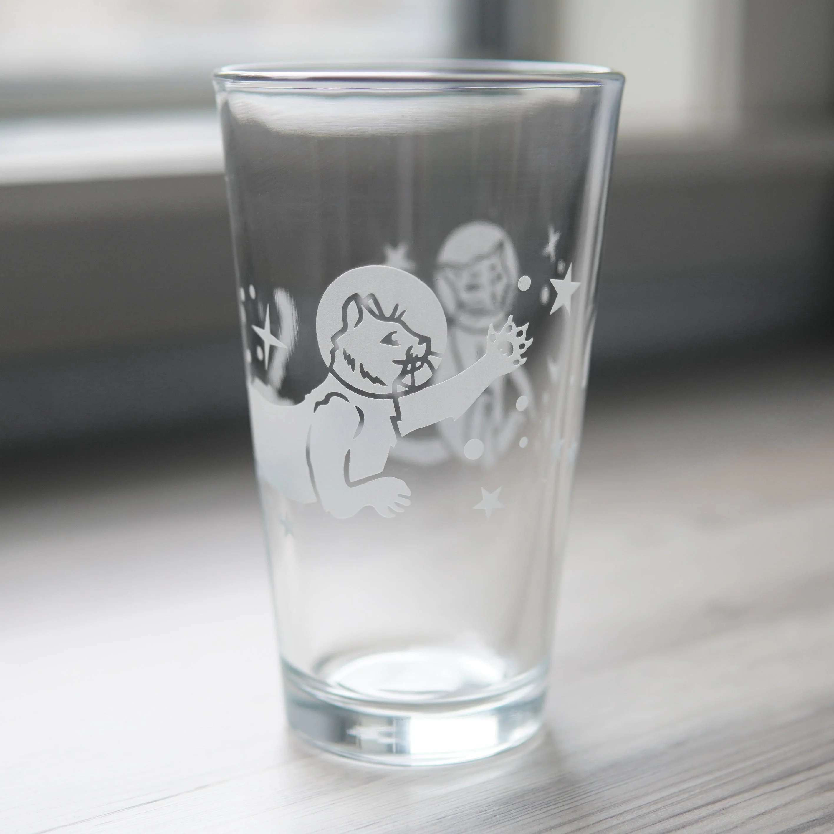Astronaut Cat Beer Pint Glass - etched glassware - Image 5