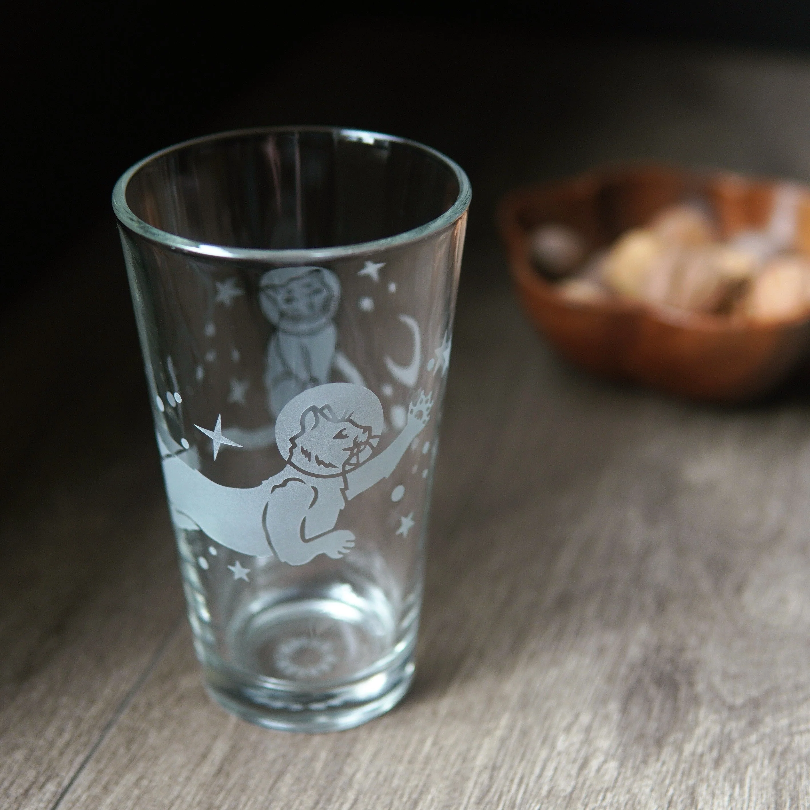Astronaut Cat Beer Pint Glass - etched glassware - Image 6