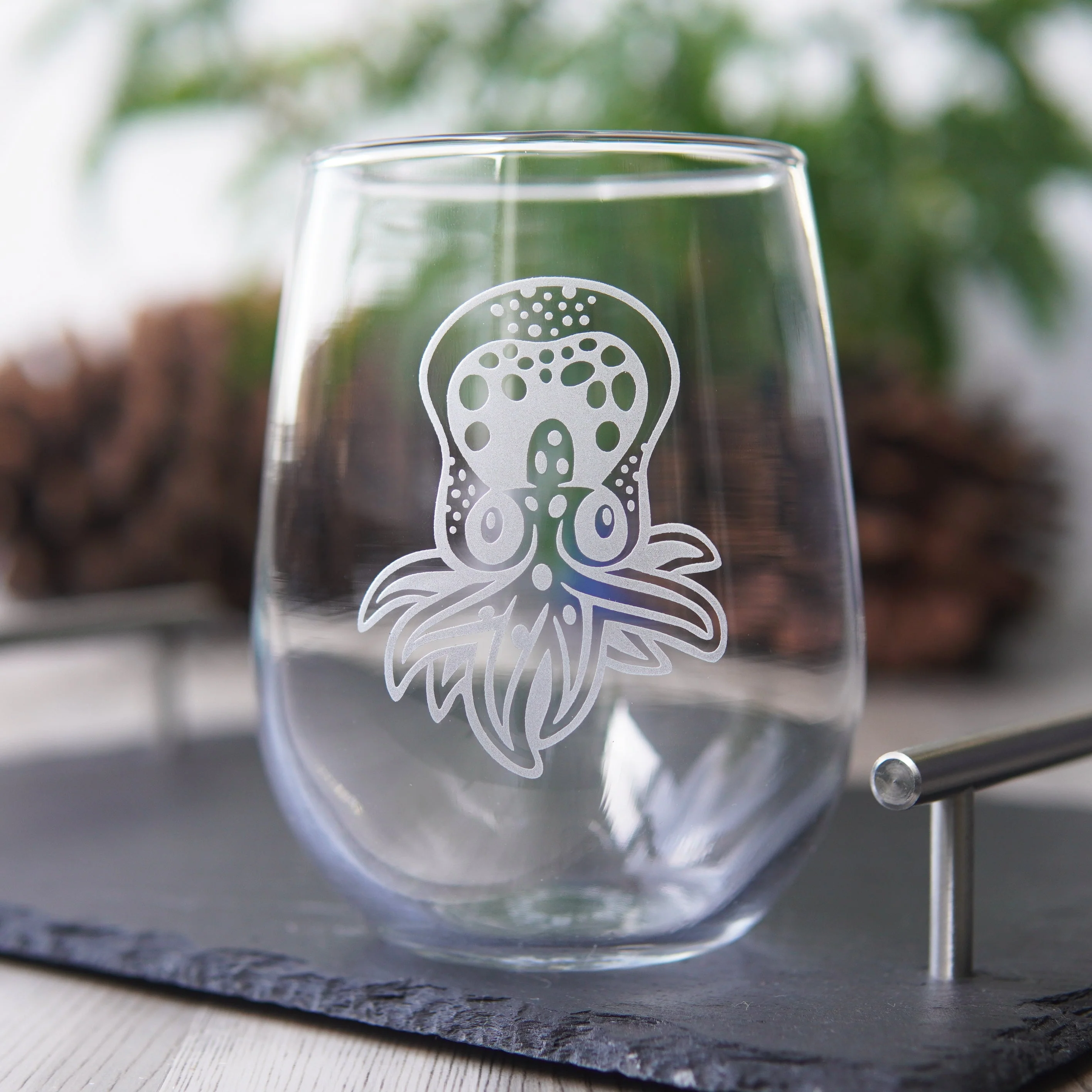 Baby Octopus Stemless Wine Glass - etched glassware - Image 5