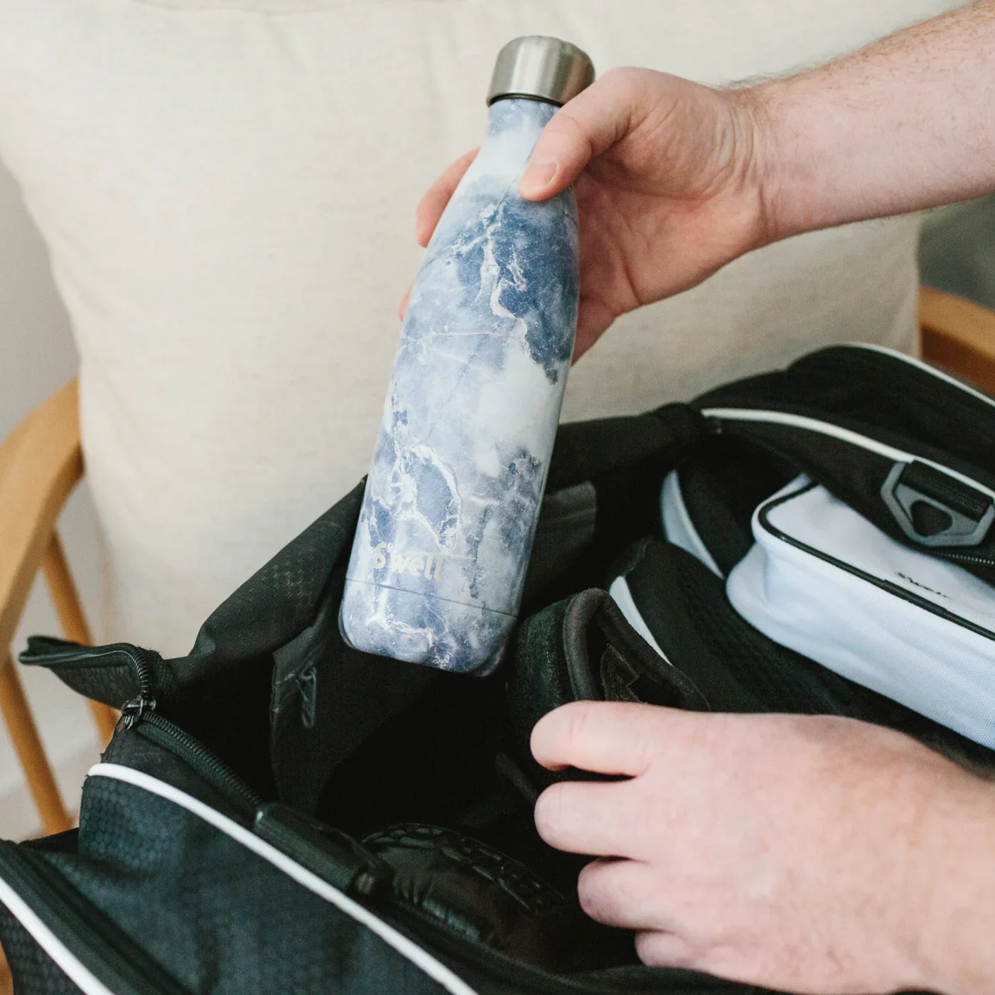Blue Granite Insulated Stainless Steel Bottle – 17 oz - Image 5