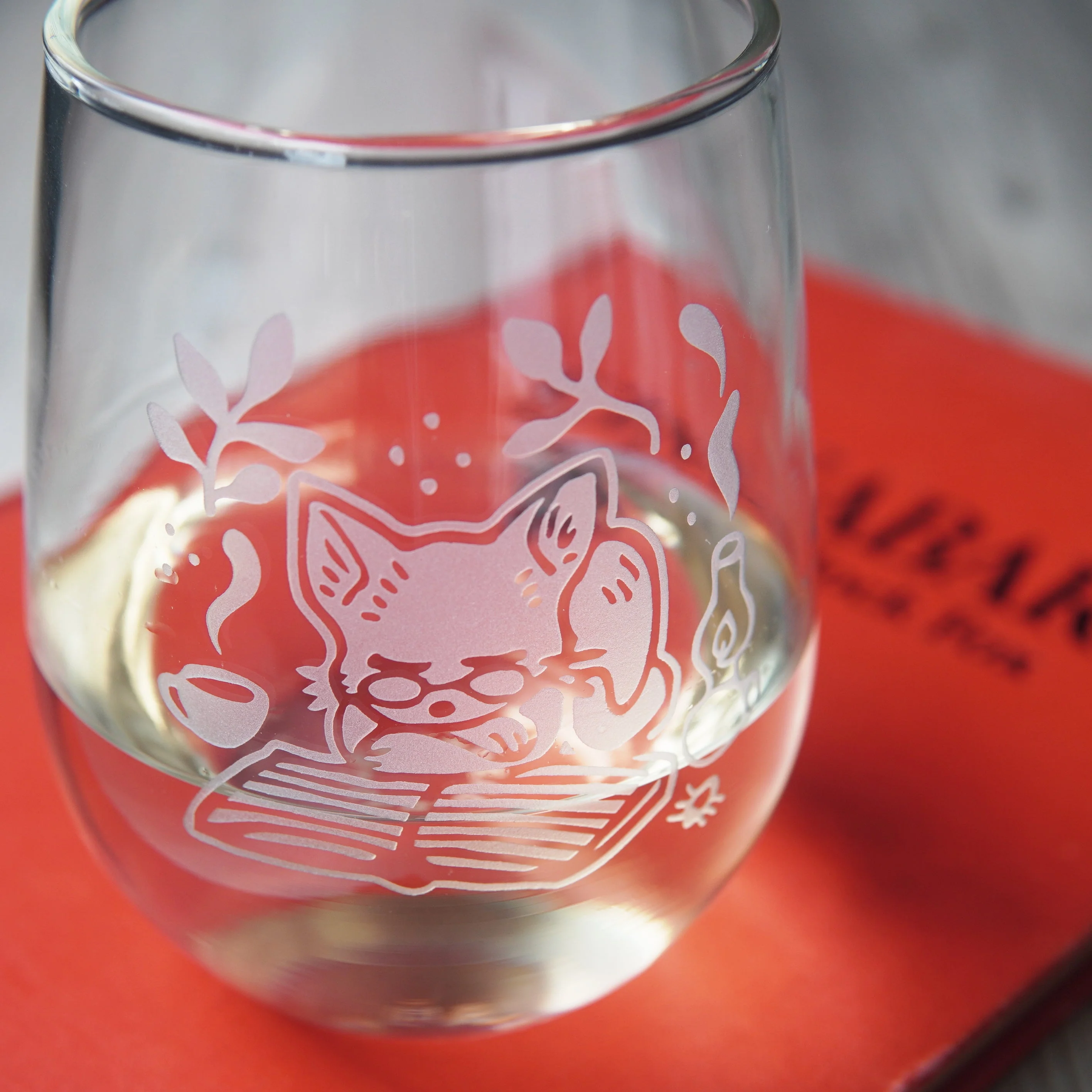 Book Cat Stemless Wine Glass - cozy etched glassware - Image 5