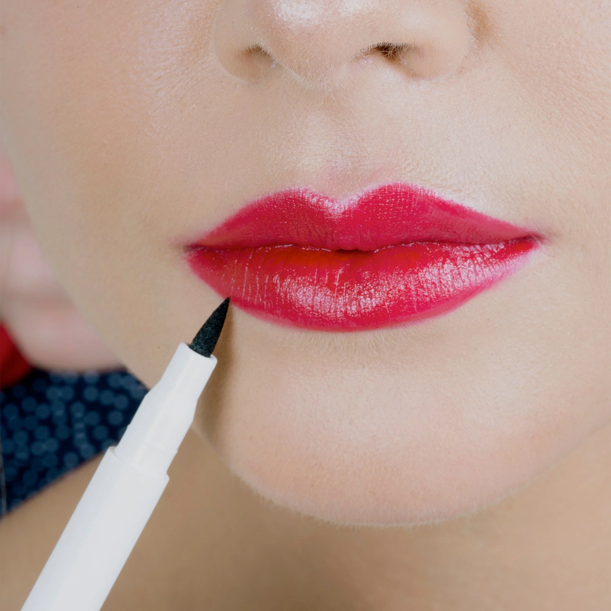 Chamomile Makeup Eraser Pen - Image 2
