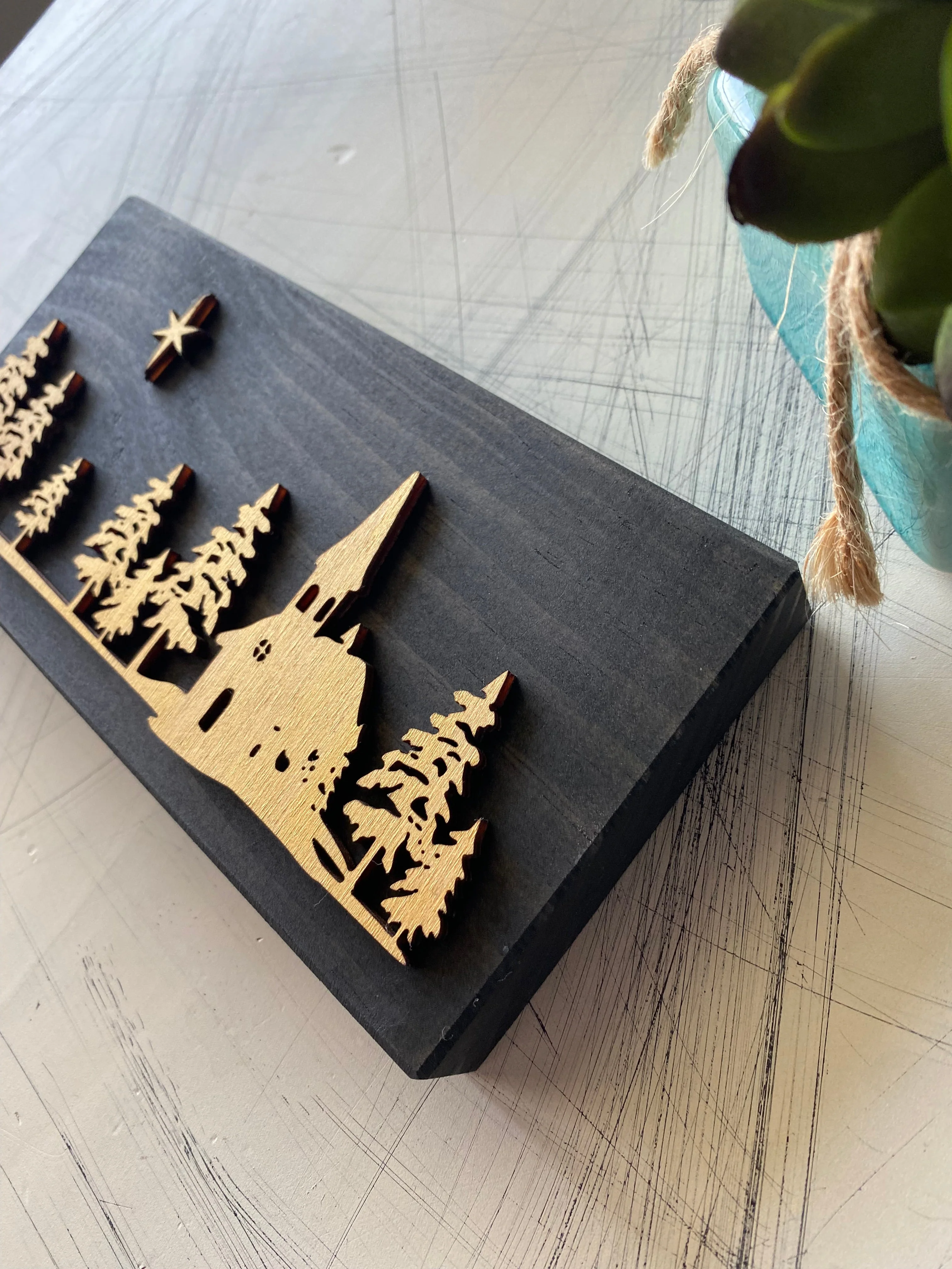 Christmas church scene - Image 3