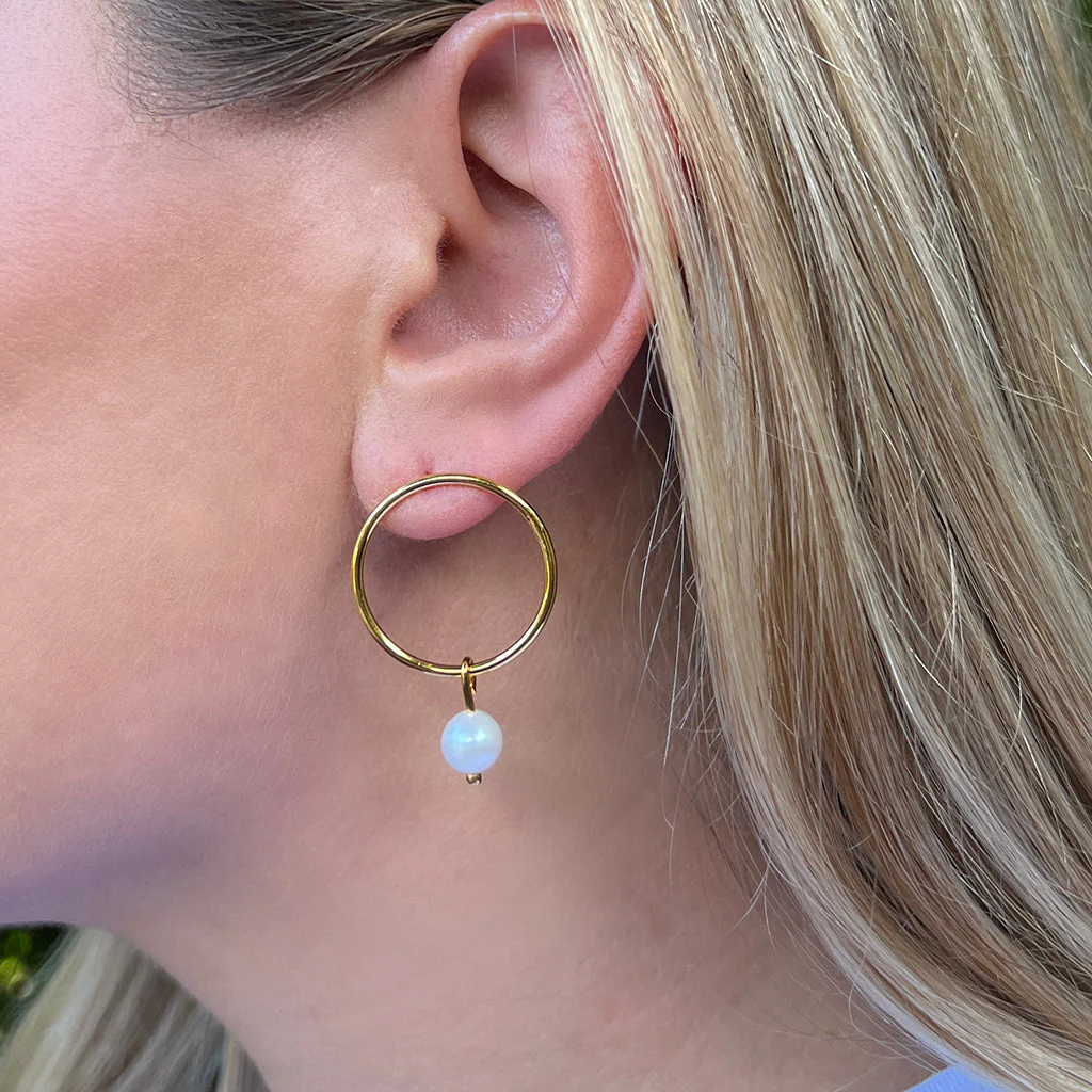 Circle Freshwater Pearl Earrings - Image 2