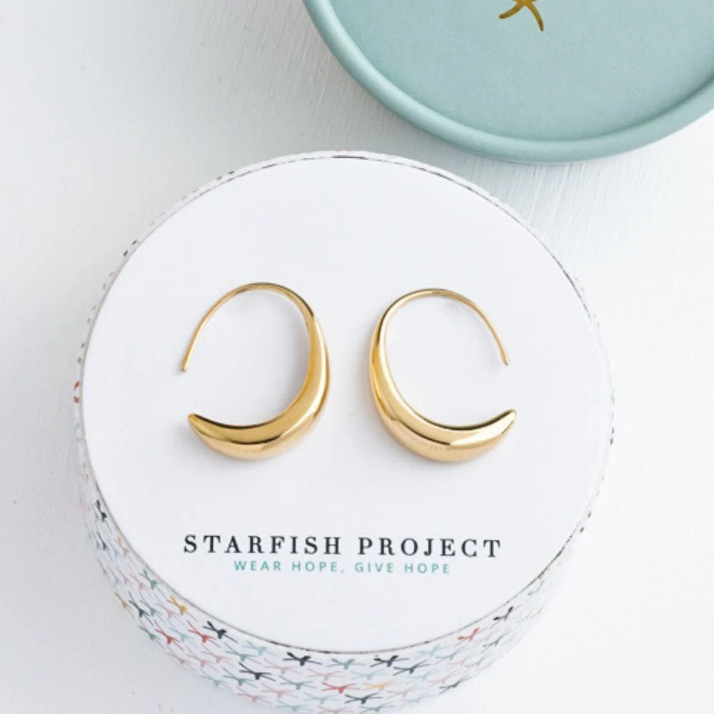 Crescent Moon Thread Drop Earrings - Image 3