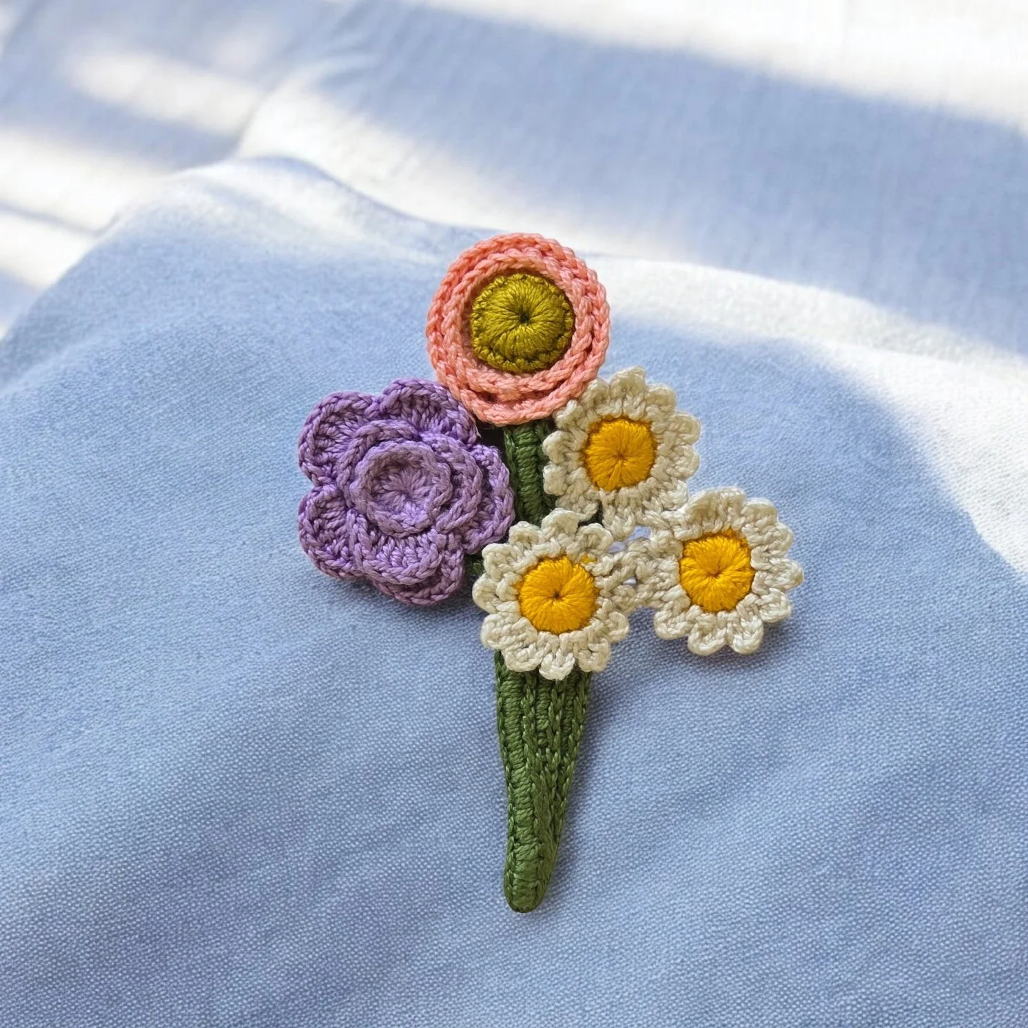 Daisy Brooch - Image 2