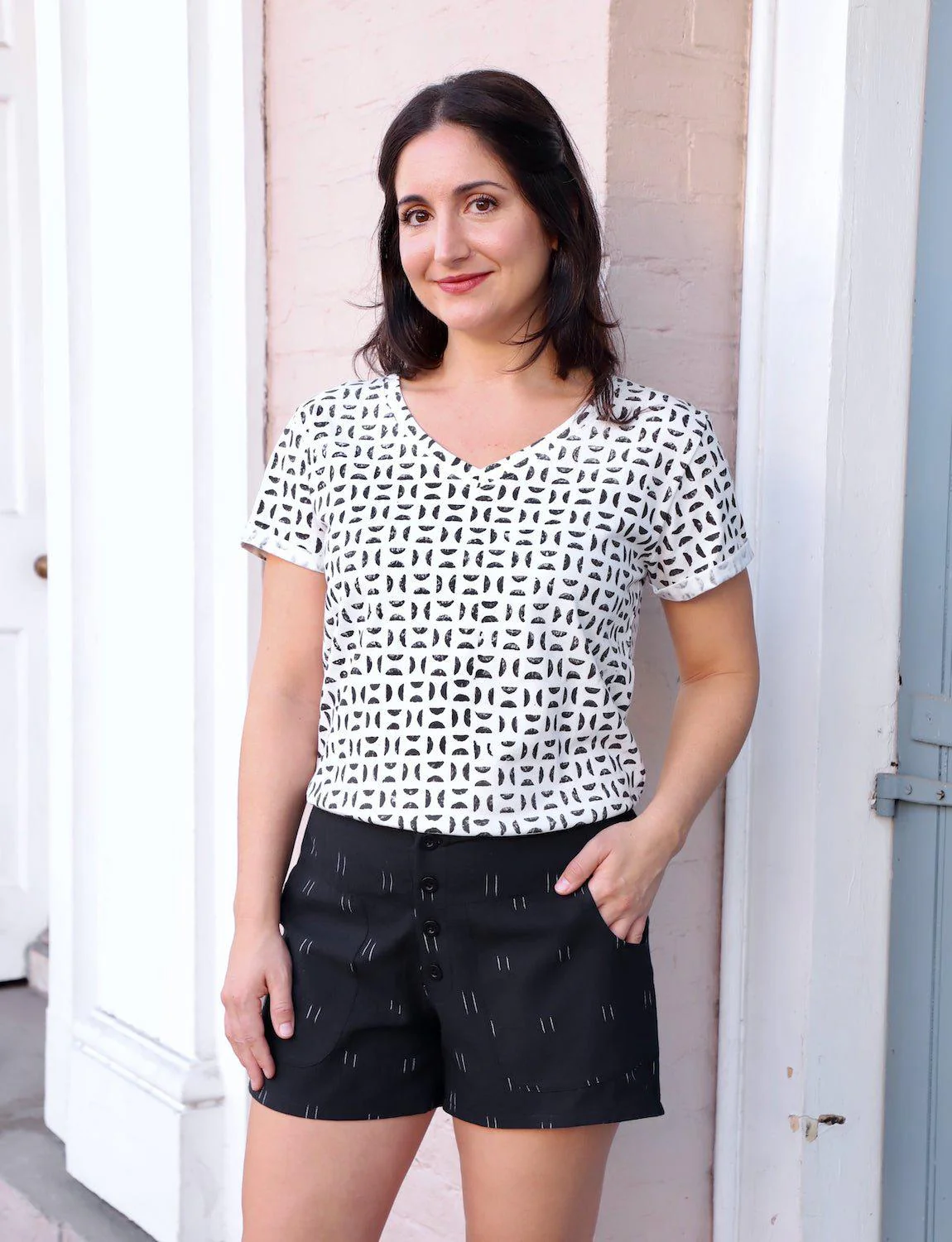 Dusky Organic Cotton Black Shorts - Image 3