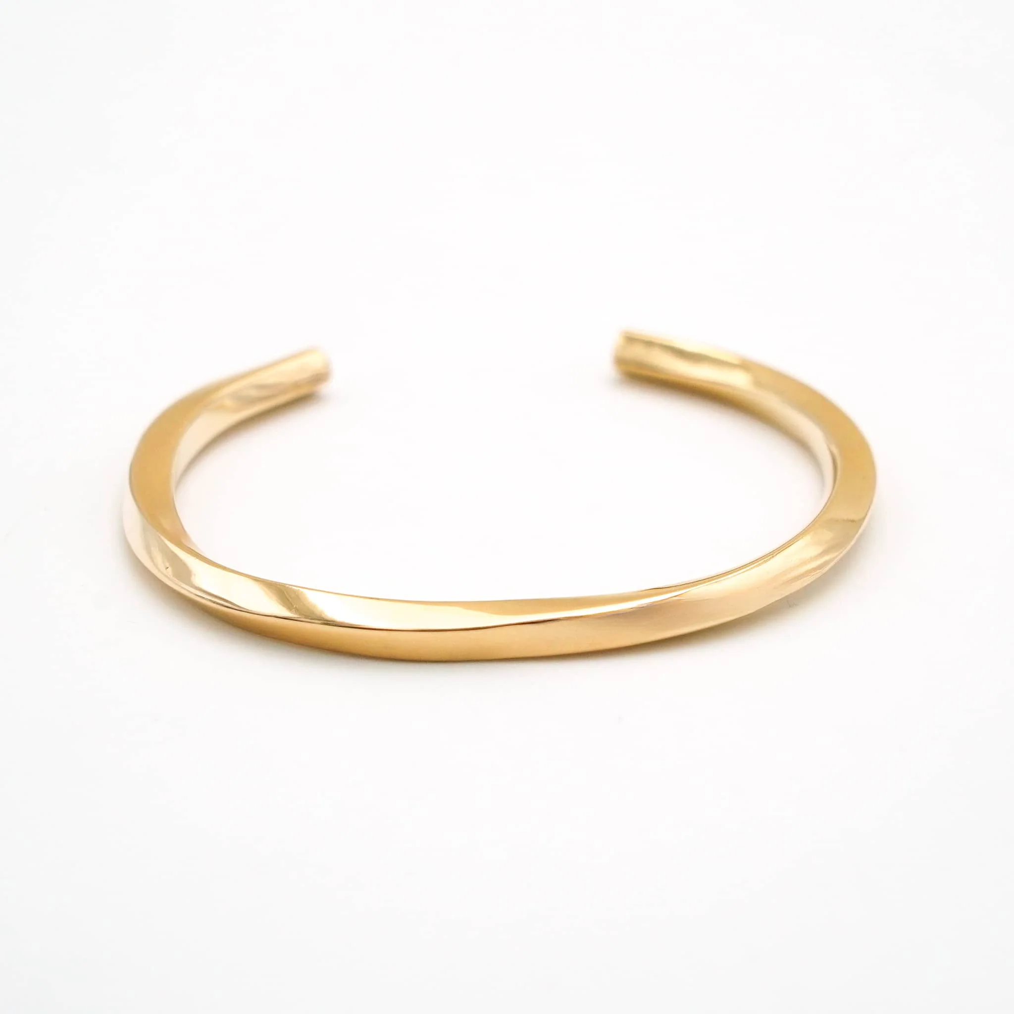 Elegant Twisted Brass Cuff Bracelet | Pili - Image 3