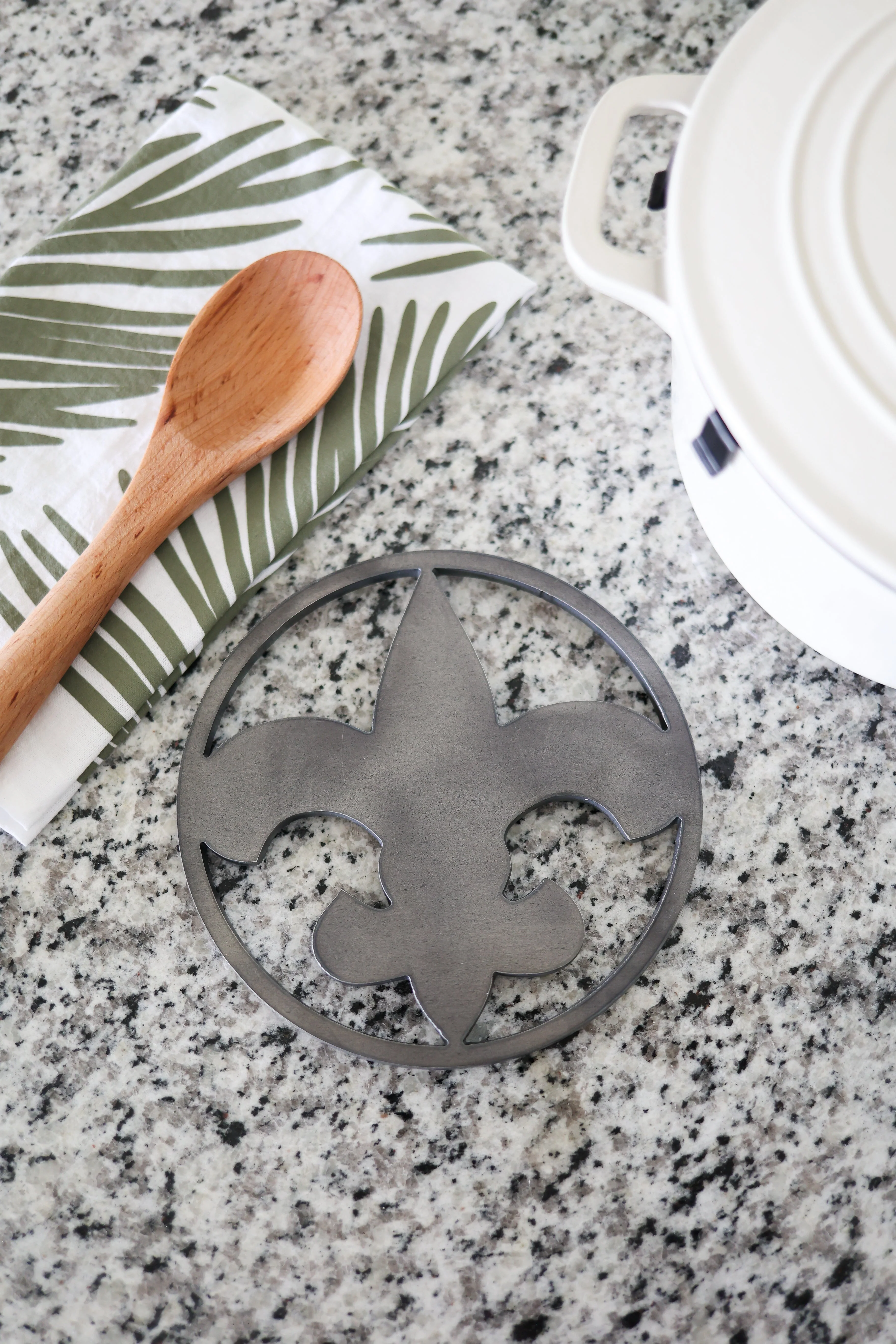 Fleur-de-lis Trivet Hot Plate Pot Holder - Image 4
