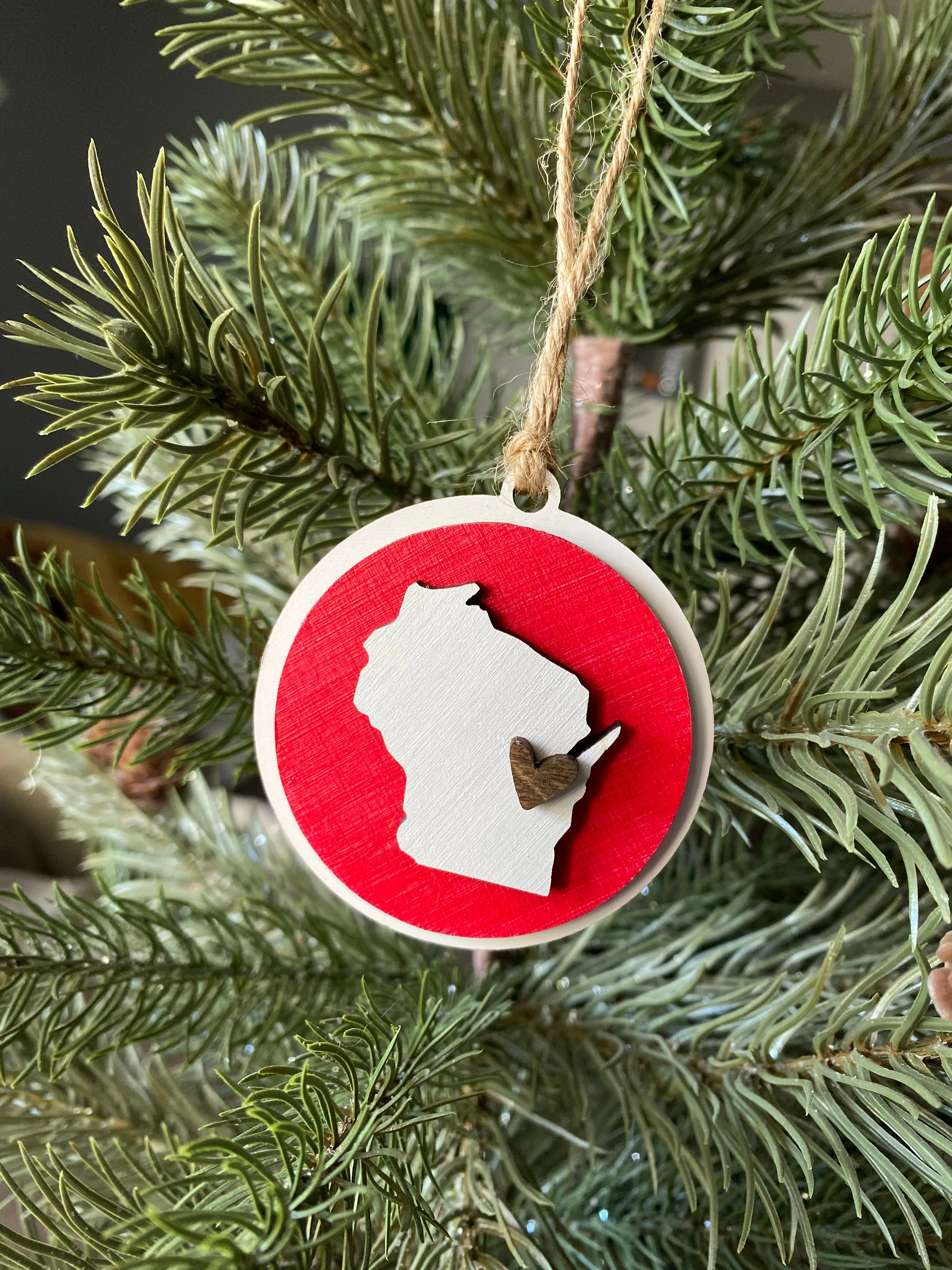 Handmade Wisconsin round ornament with heart - customizable! - Image 6