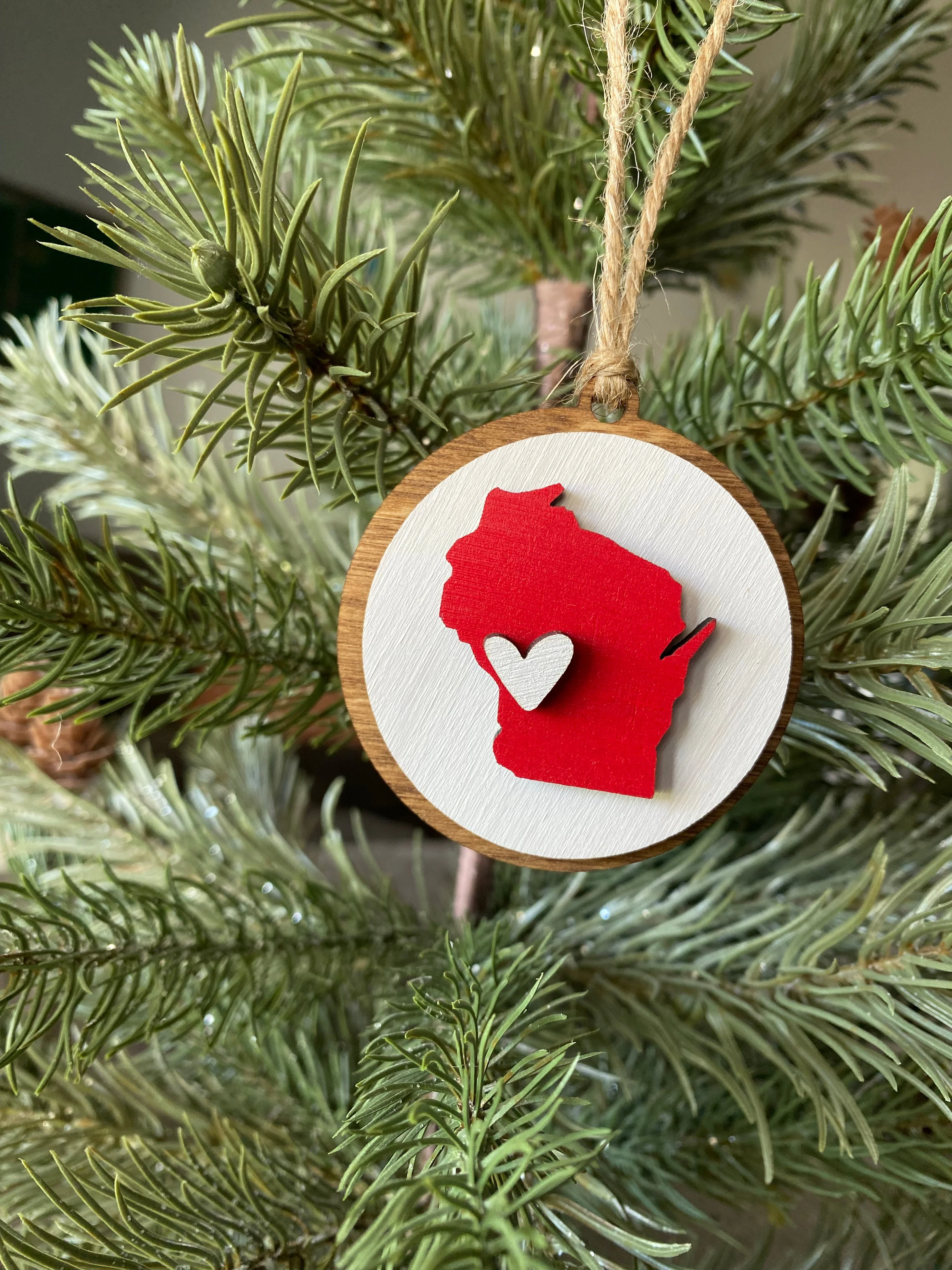 Handmade Wisconsin round ornament with heart - customizable! - Image 7