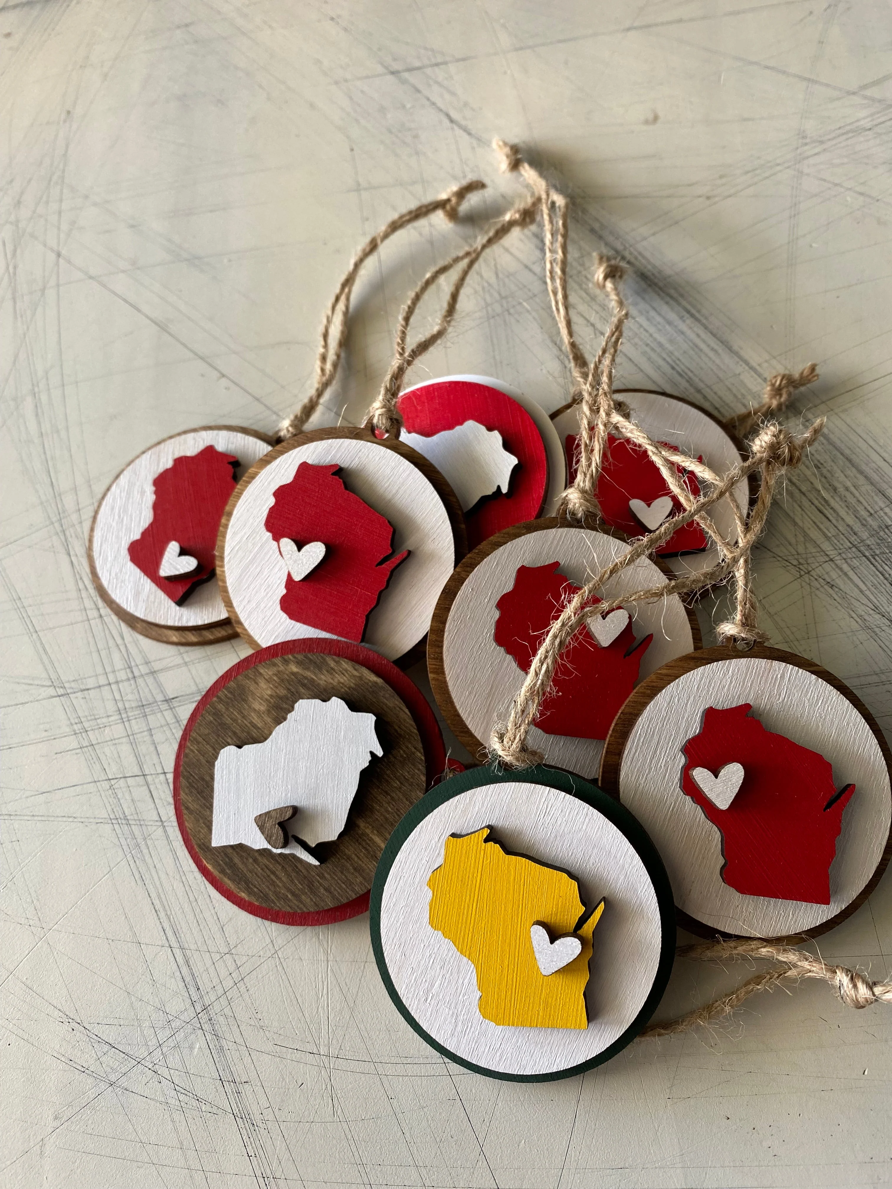 Handmade Wisconsin round ornament with heart - customizable! - Image 8