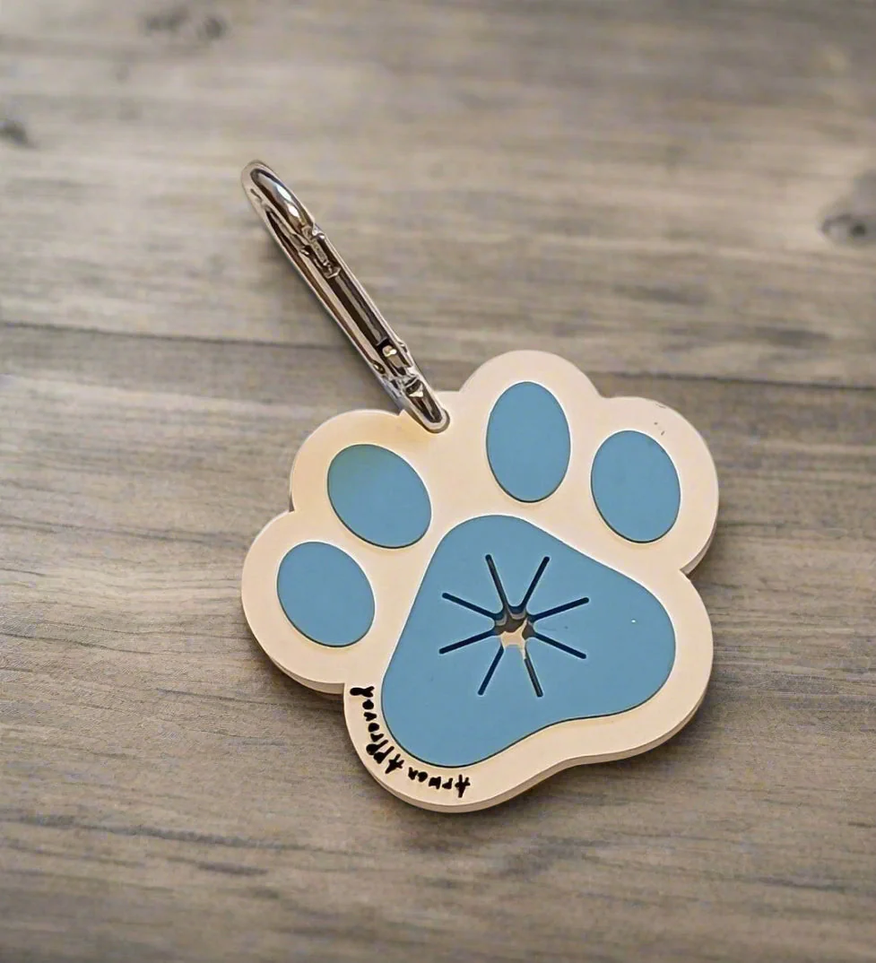 Hands free poop holder/waste bag holder paw print - Image 3