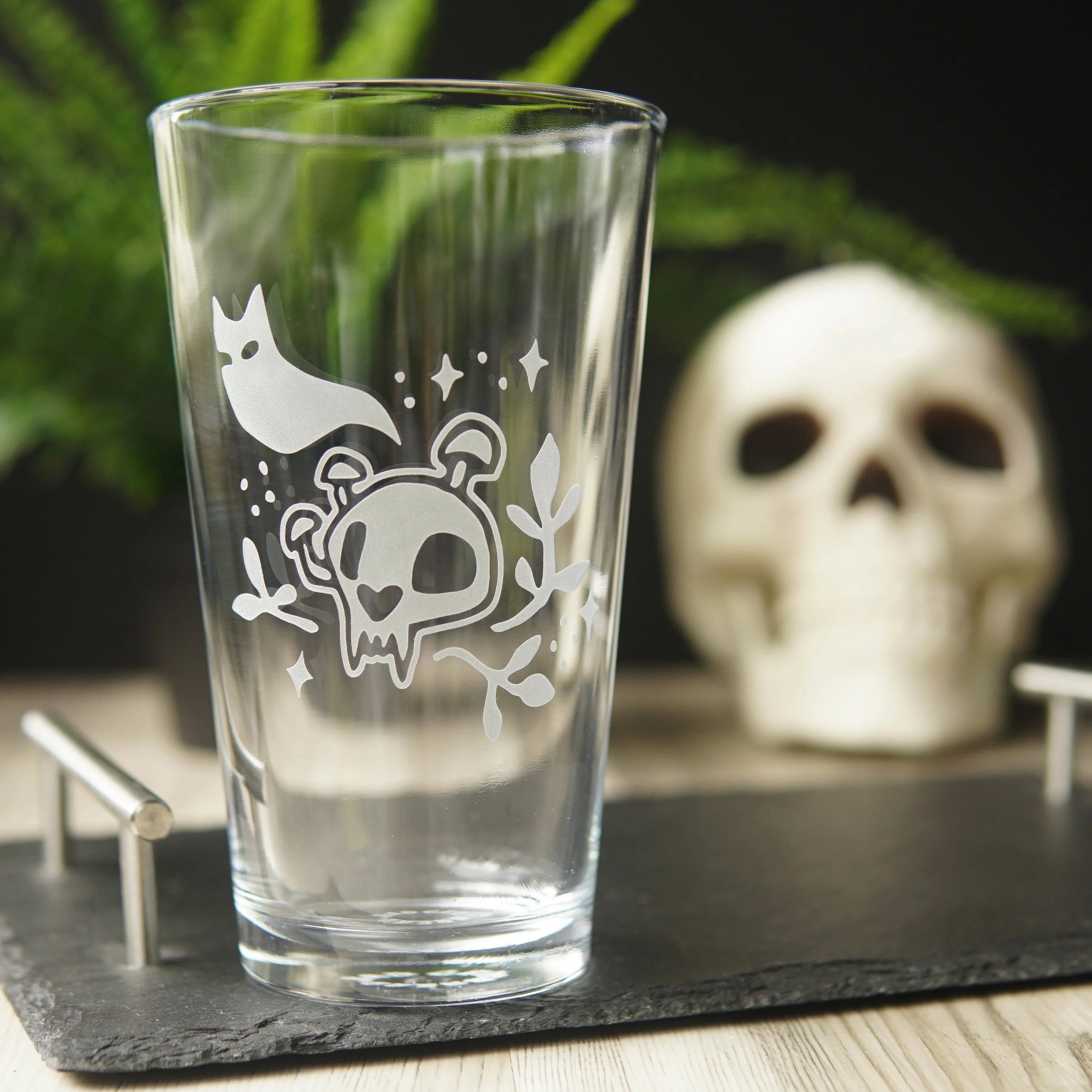 Haunted Skull Pint Glass - etched glassware - Image 3