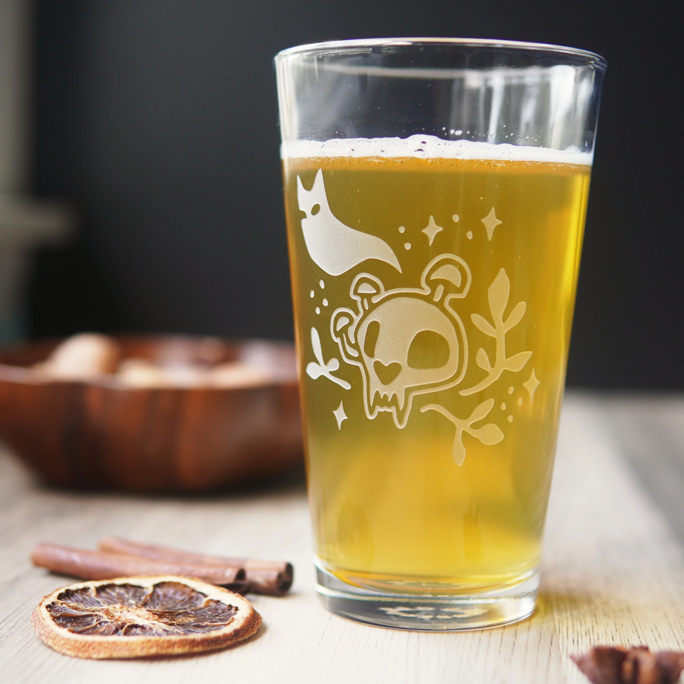 Haunted Skull Pint Glass - etched glassware - Image 4