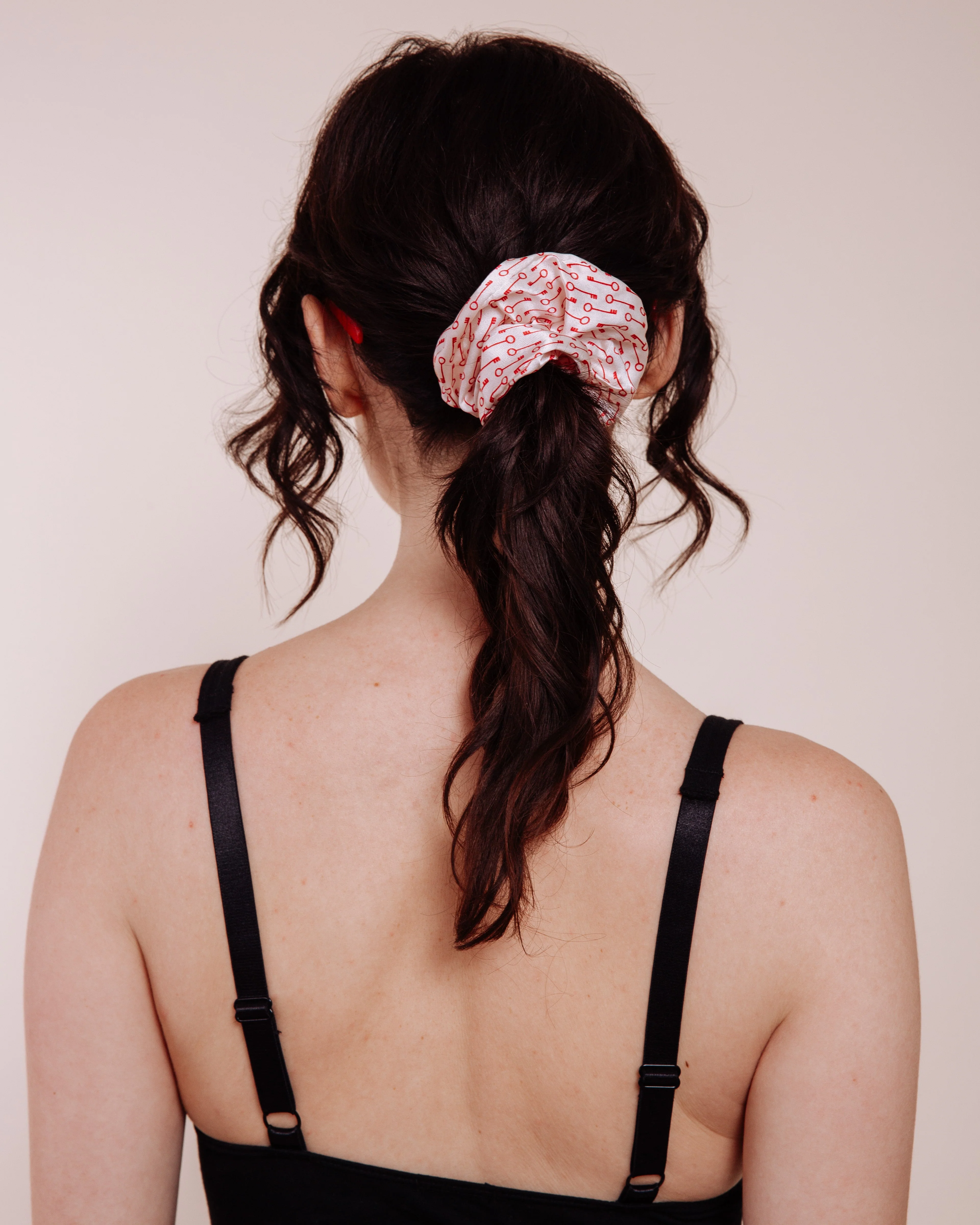 Heartbreak Hotel - Scrunchie - Image 4