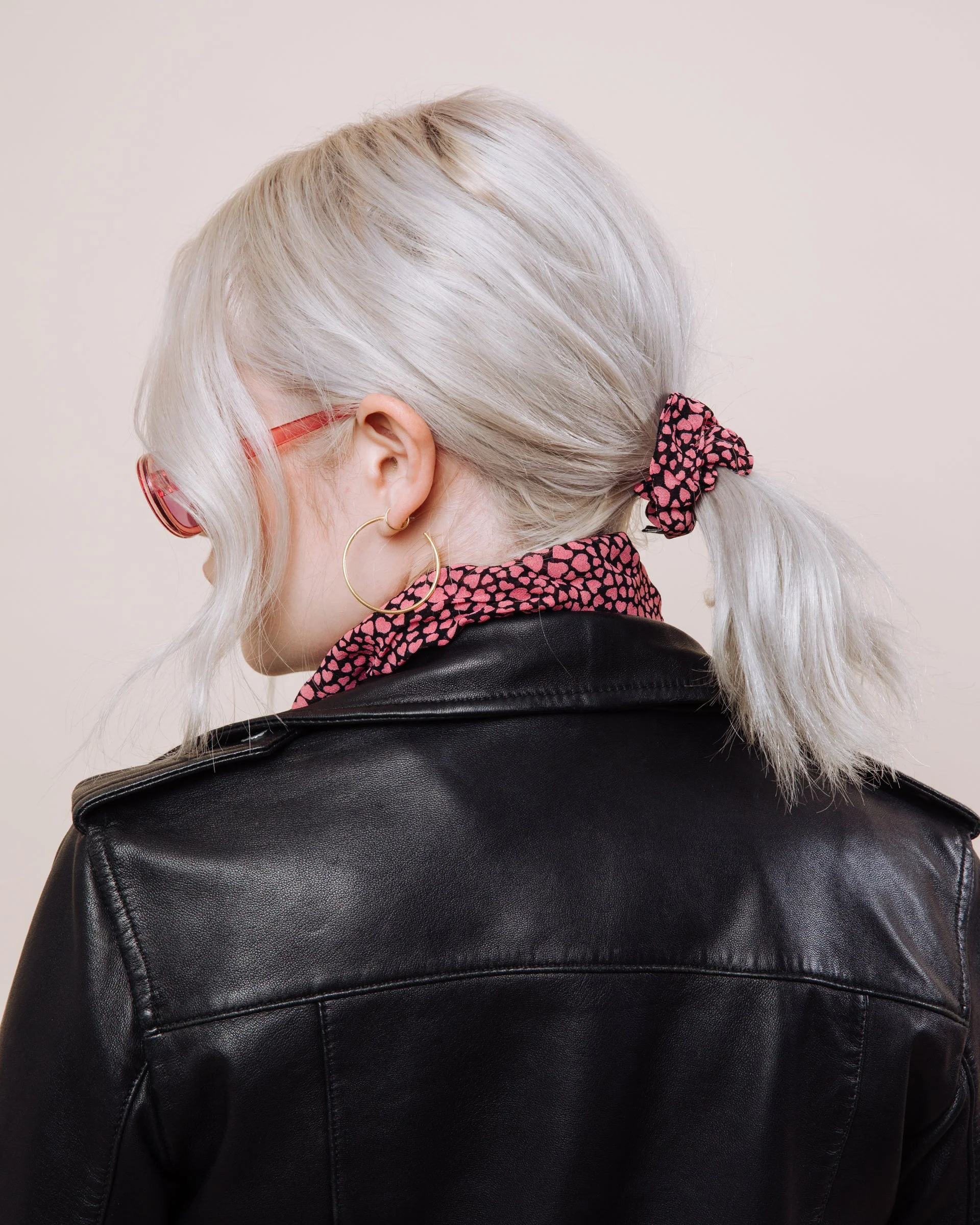 Heartbreaker - Convertible Scrunchie Tie - Image 10