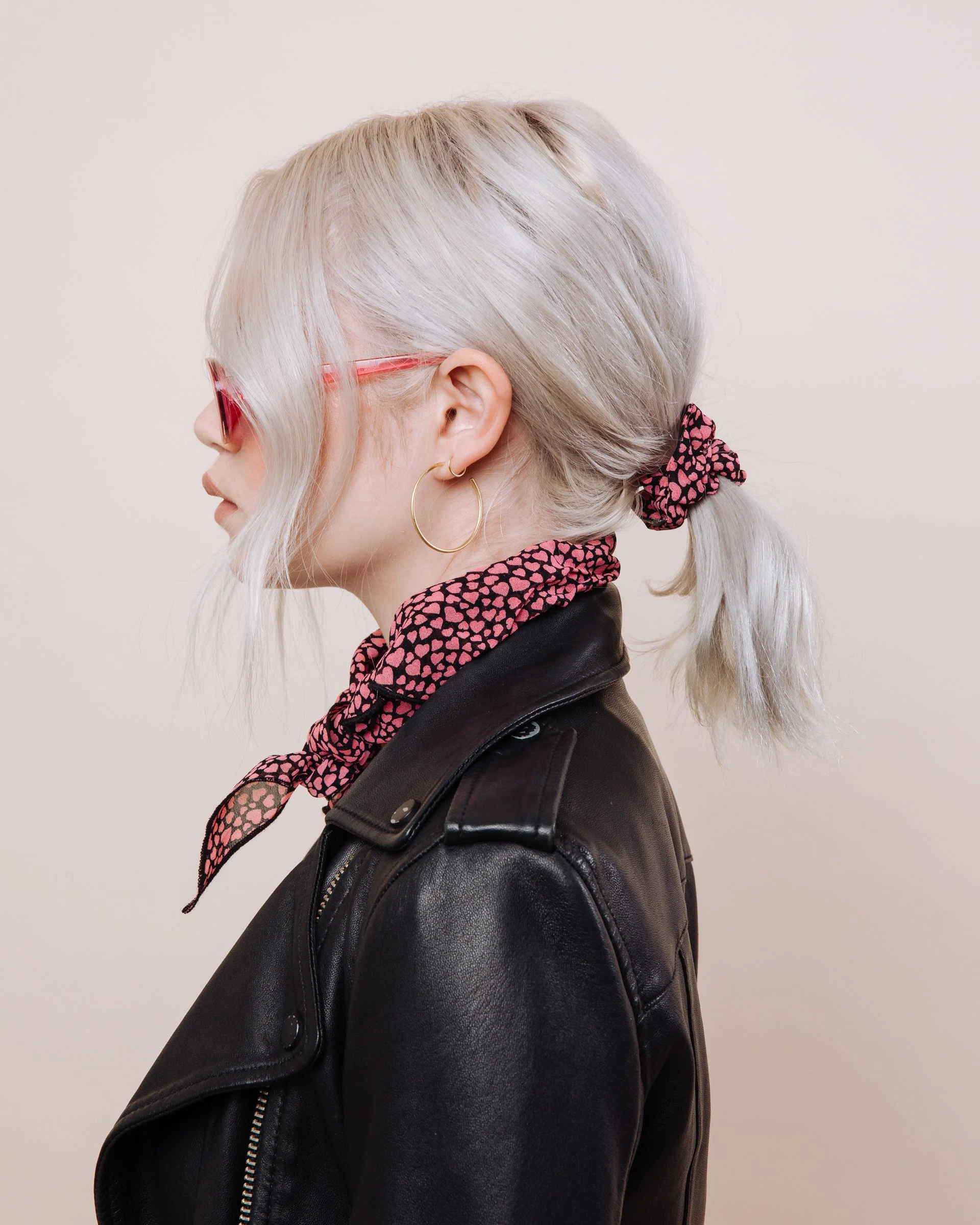 Heartbreaker - Convertible Scrunchie Tie - Image 3