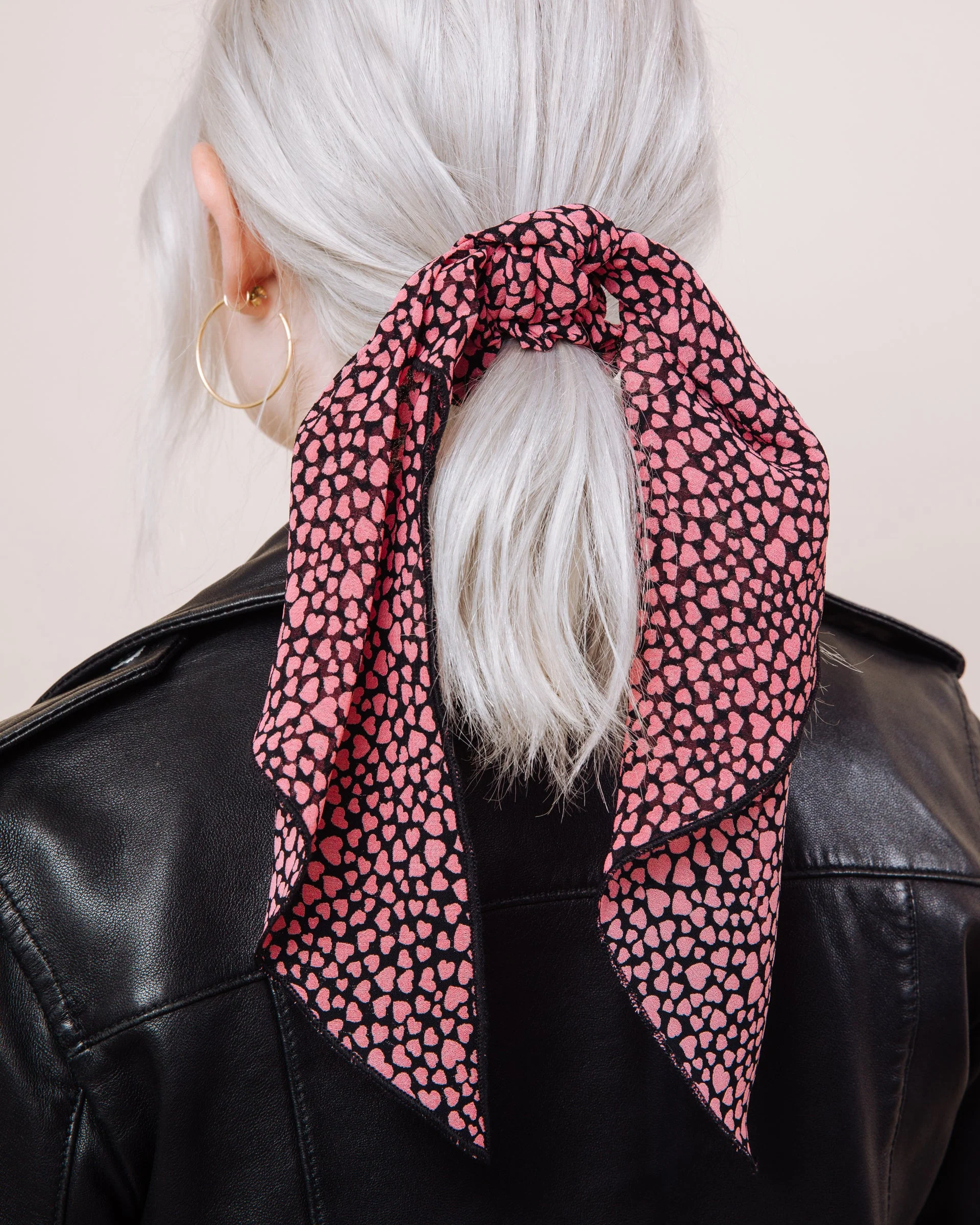 Heartbreaker - Convertible Scrunchie Tie - Image 6