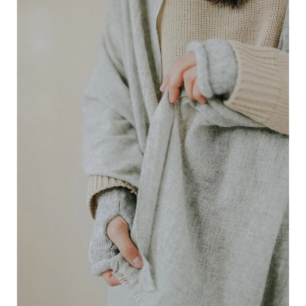 Heathered Gray Handloom Cashmere Scarf - Image 3