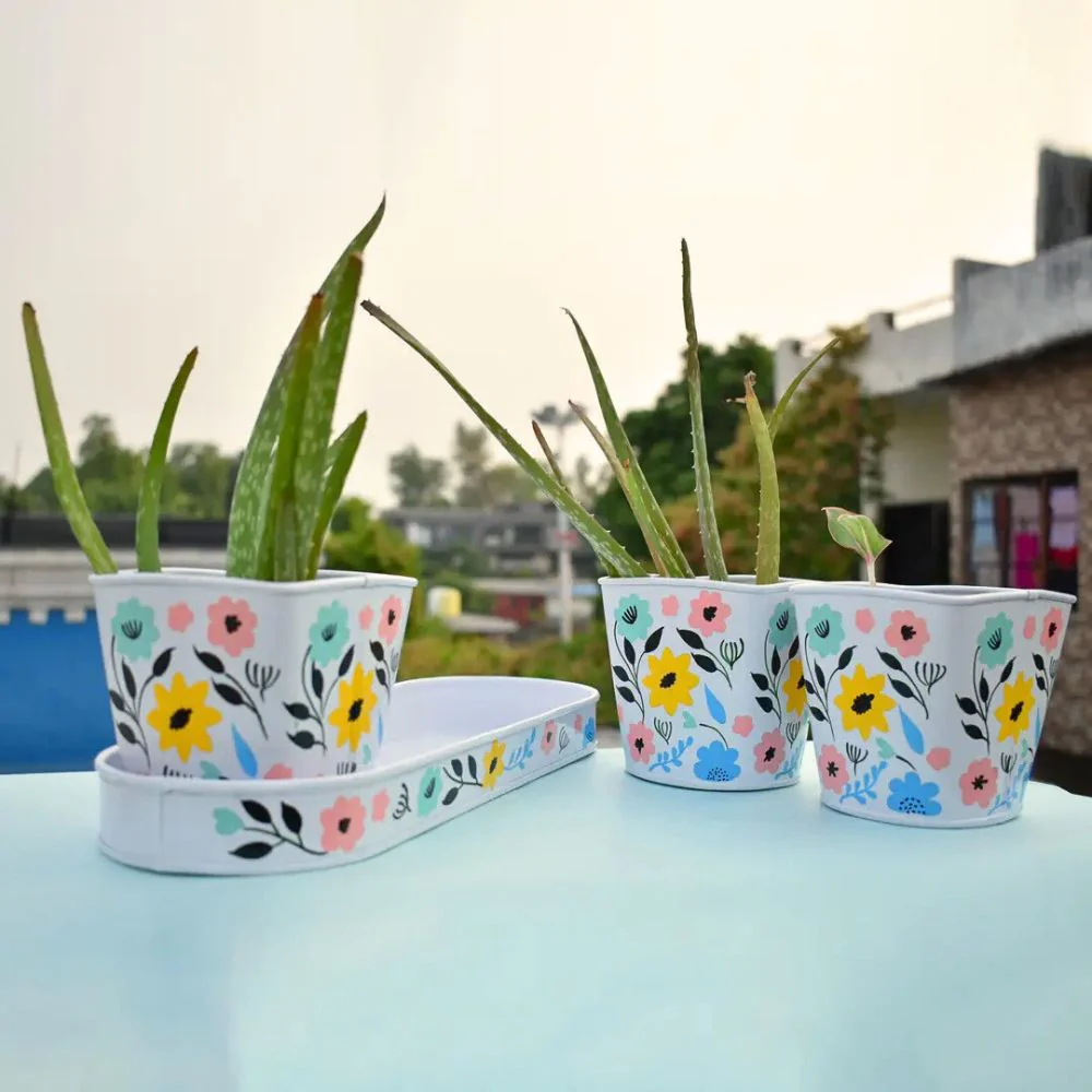 In Bloom 3-Piece Metal Pot Planter with Tray - Image 3