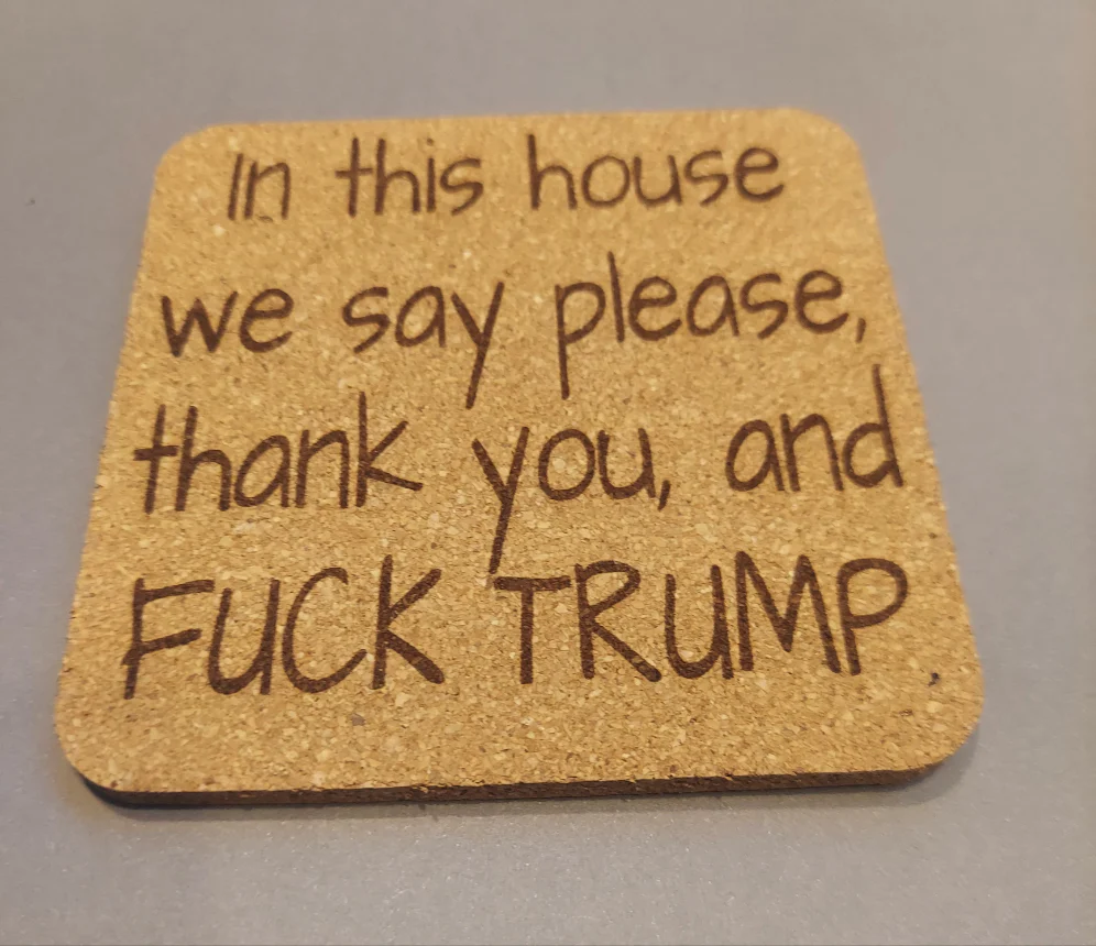 EcoEssentials In this house 4 pack Cork Coasters - Image 2