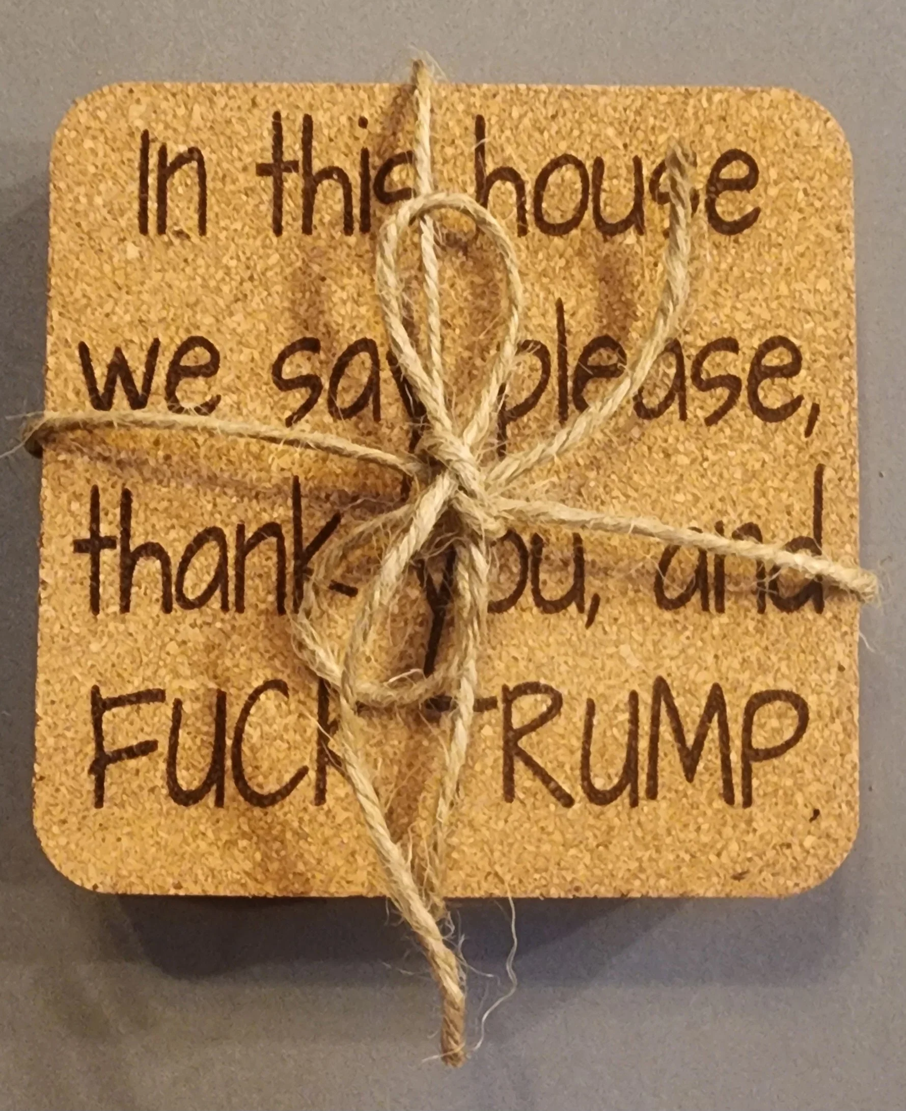EcoEssentials In this house 4 pack Twine Wrapped Cork Coaster Gift Set - Image 3