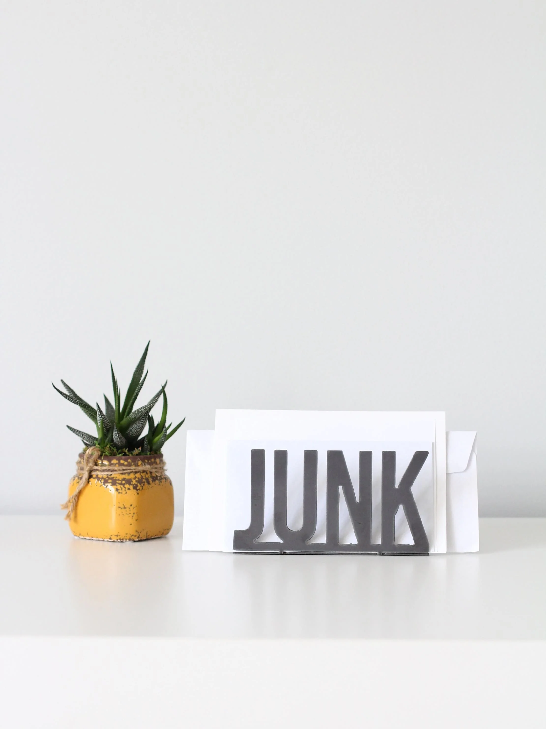 Junk Mail Modern Metal Mail Holder - Image 4