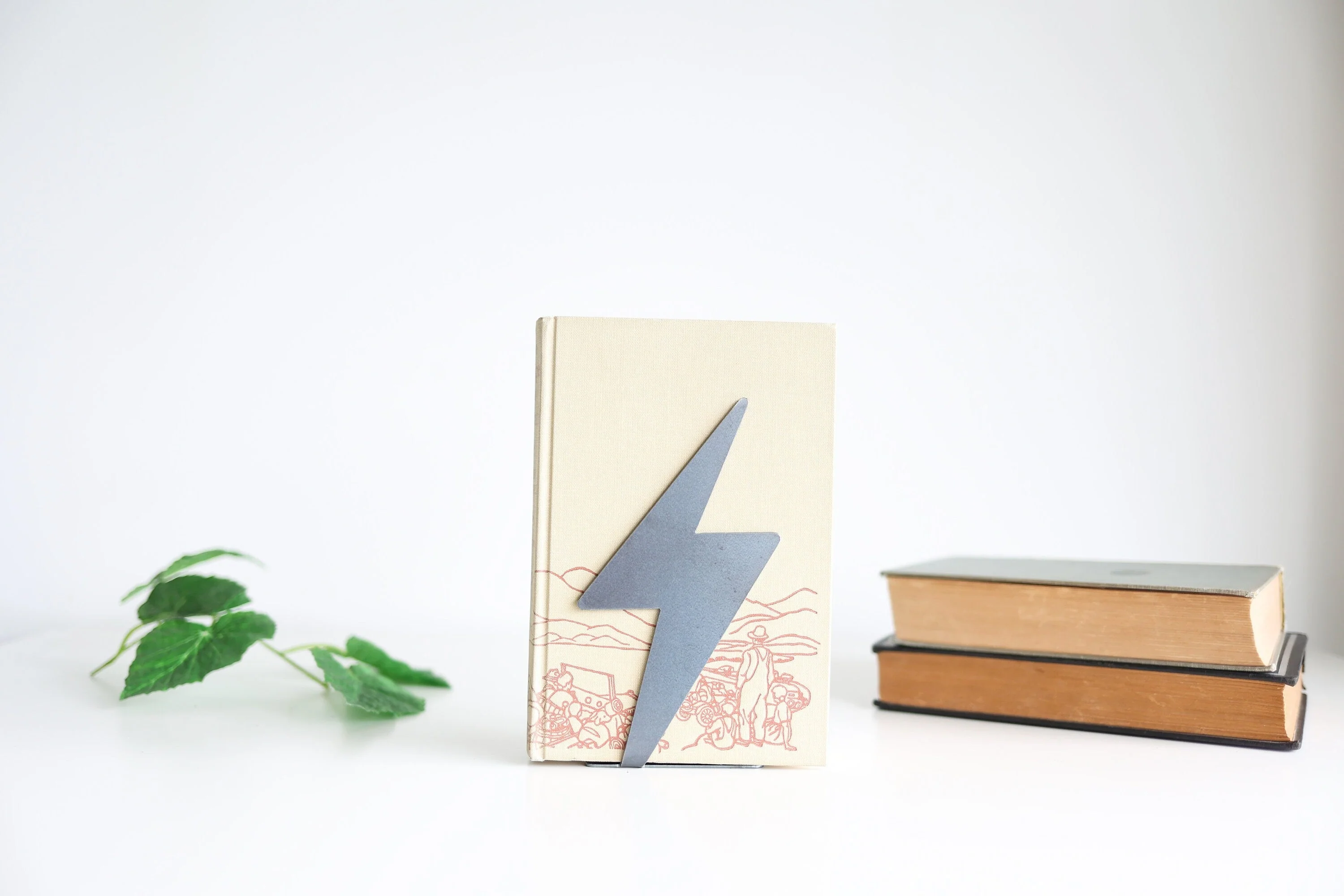 Lightening Bolt Bookend - Image 4