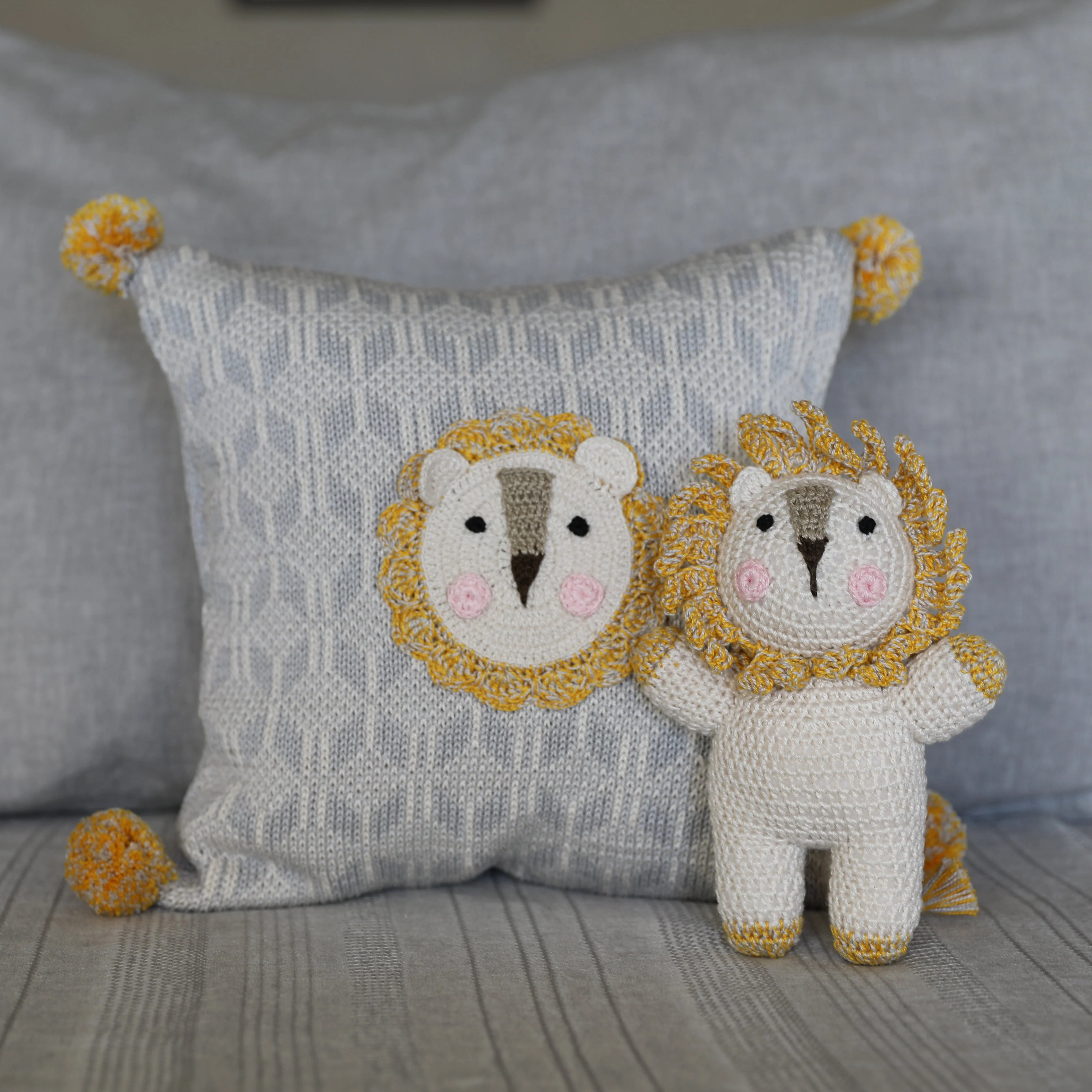 Lion 10" Pillow - Image 3
