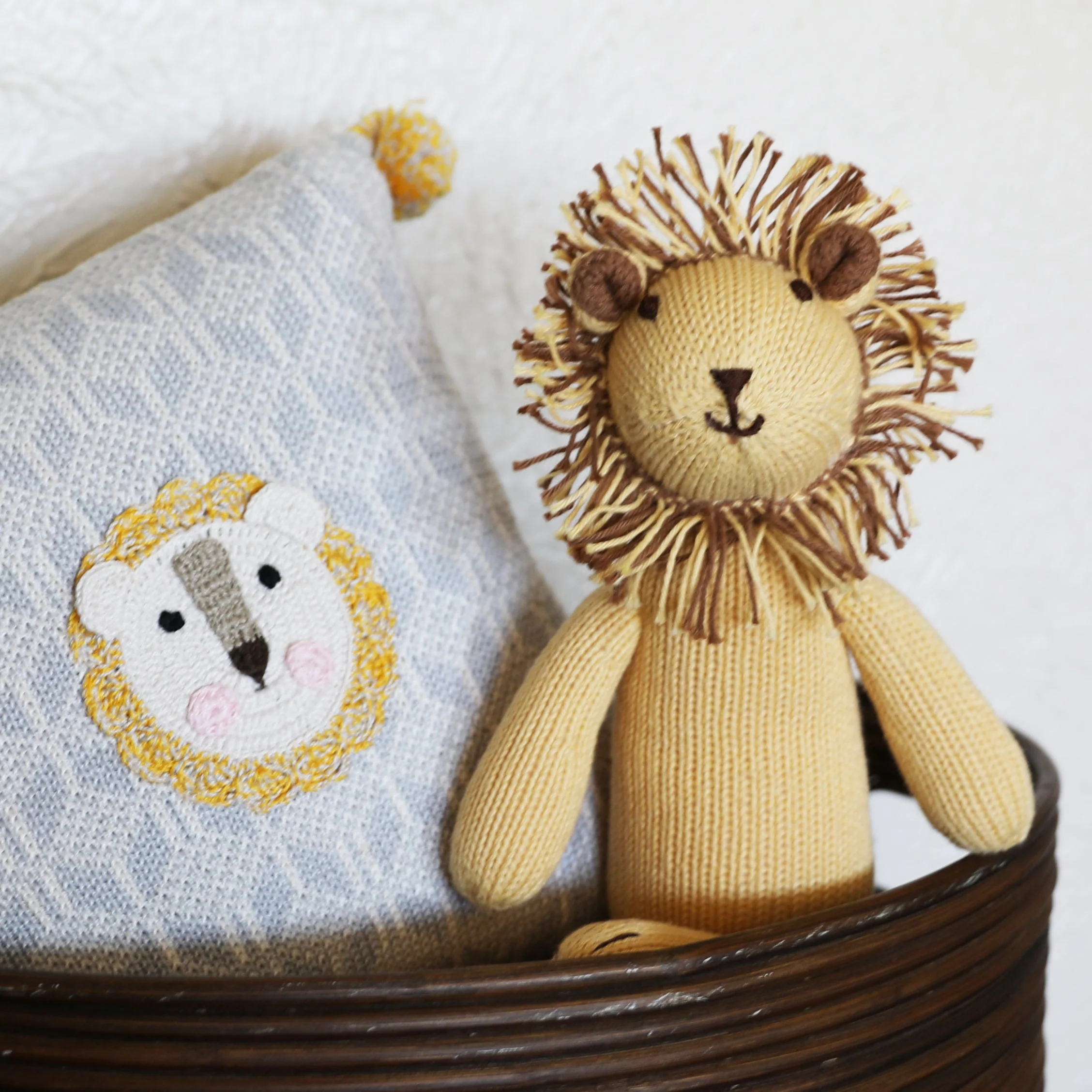 Lion - Image 2