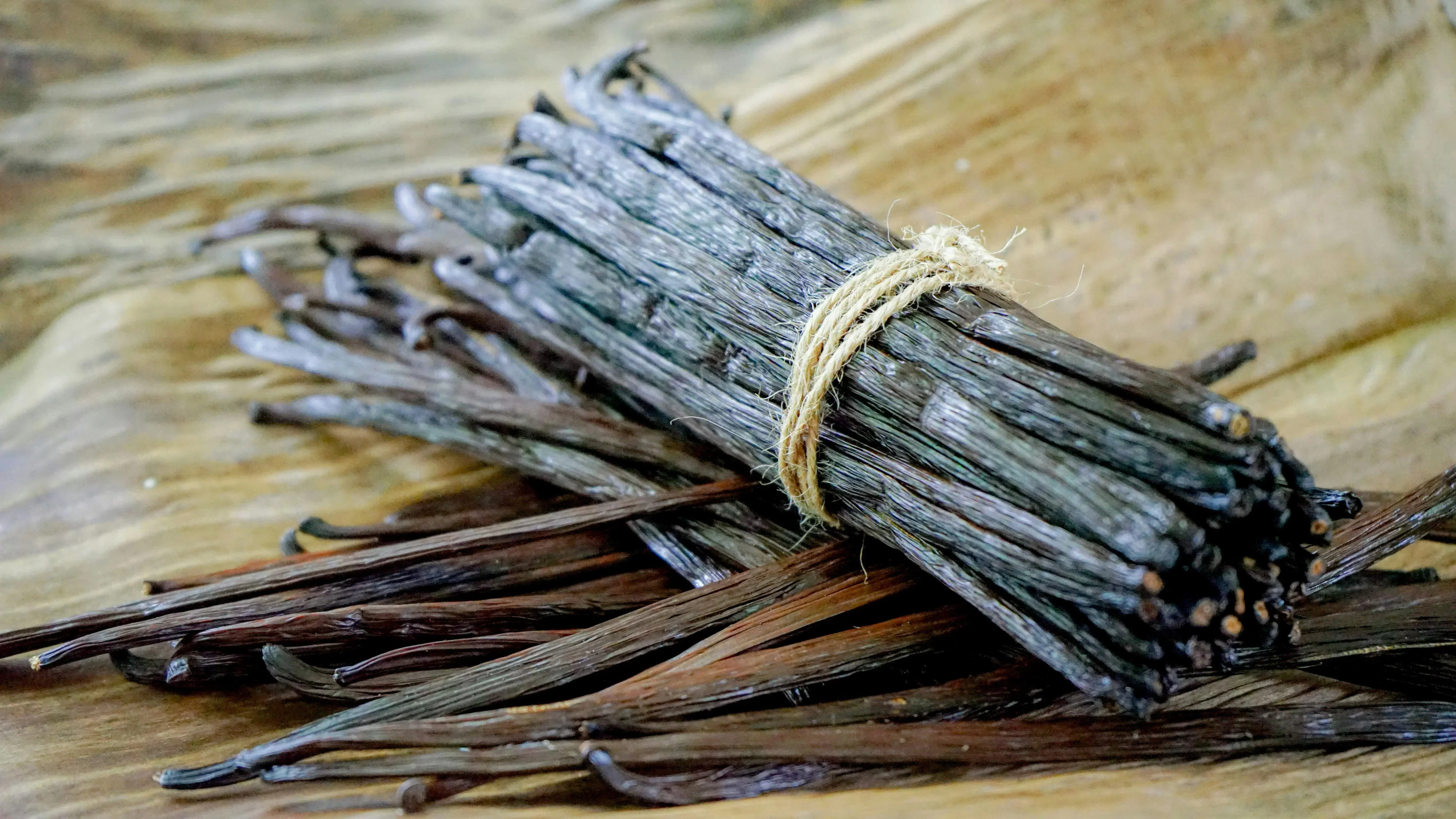 Madagascar Vanilla Beans Grade A Pods - Image 4
