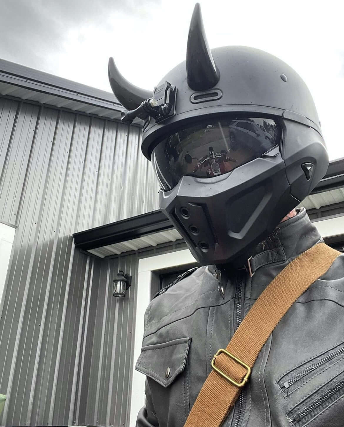 MagNeatOhz: Large Black Devil Horns for Helmet - Image 6