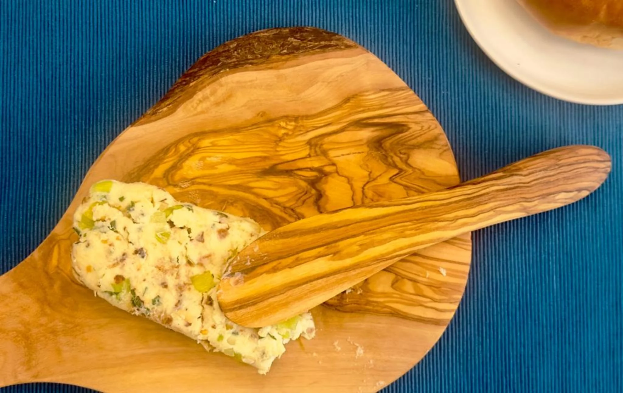 Mediterranean Olive Wood Butter Knife - Image 8