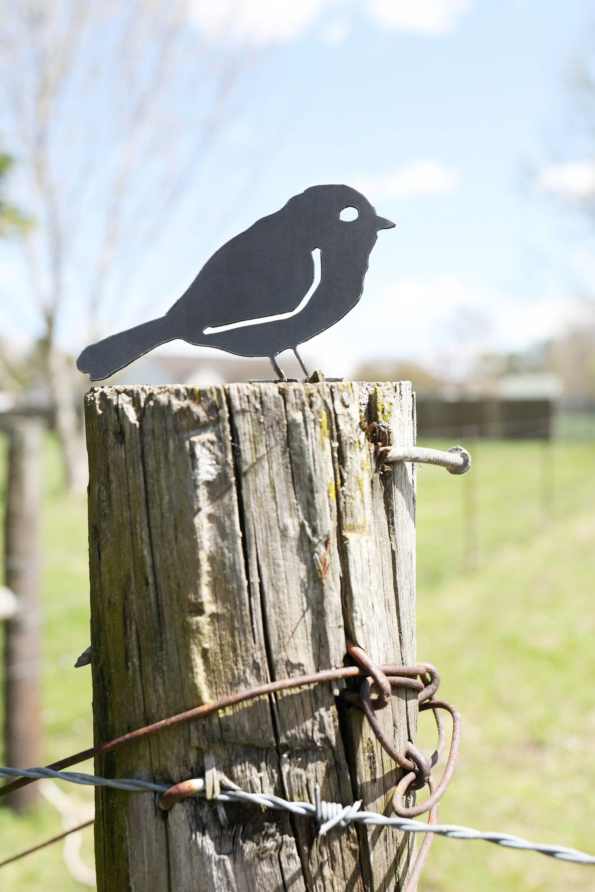 Metal Bird Statue - Chickadee - Image 6