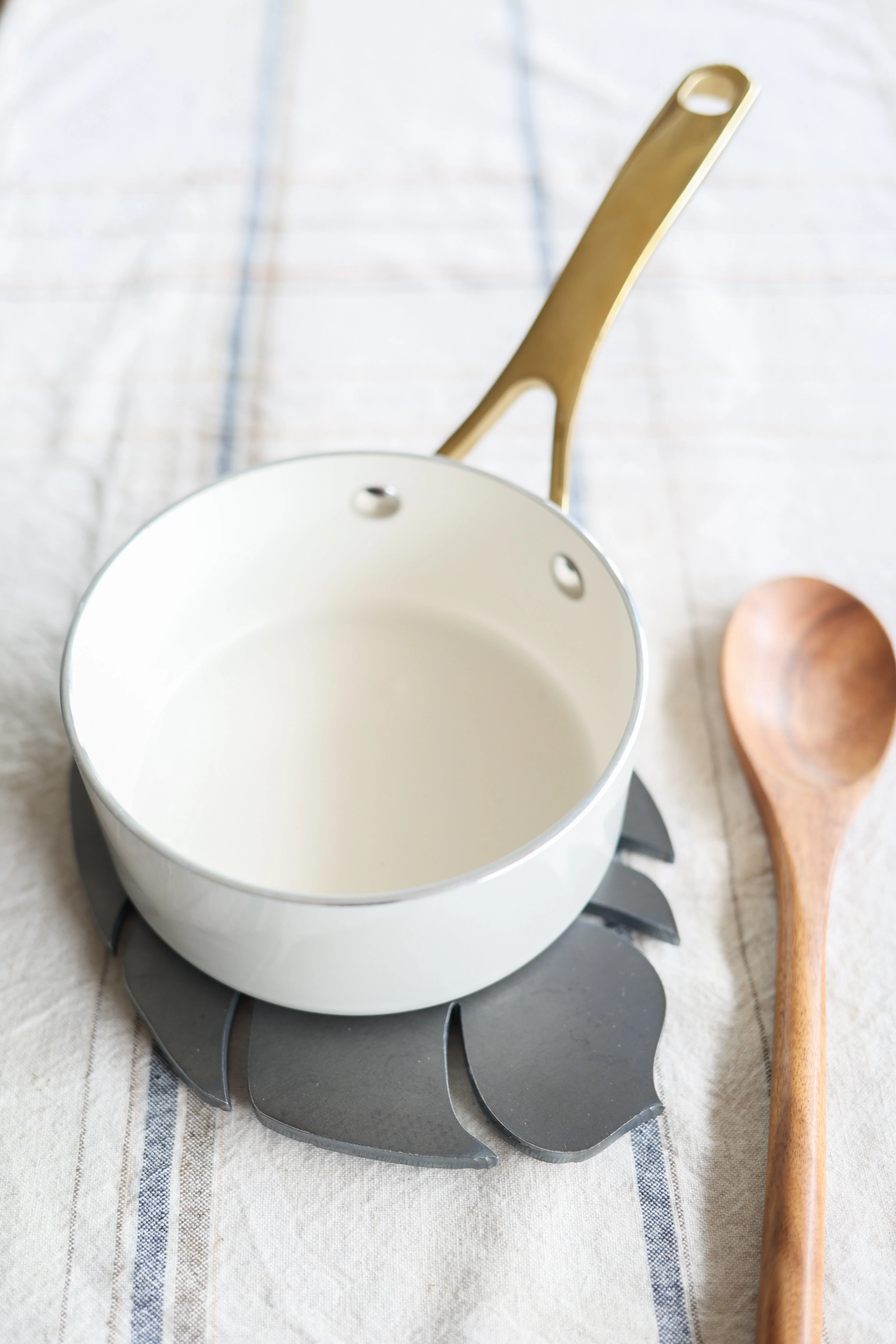 Monstera Leaf Trivet Hot Plate Pot Holder - Image 4