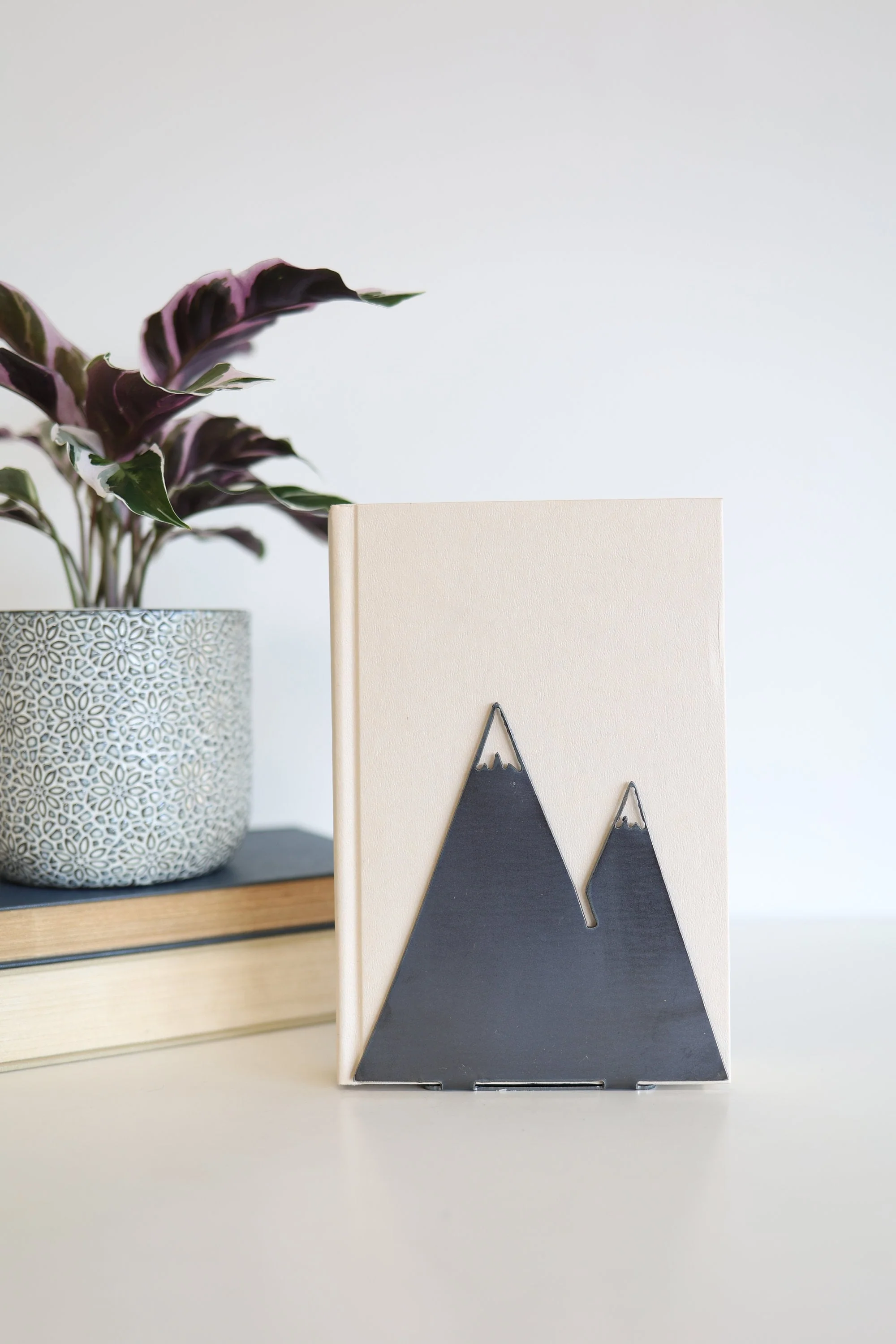 Mountain Bookend - Image 8