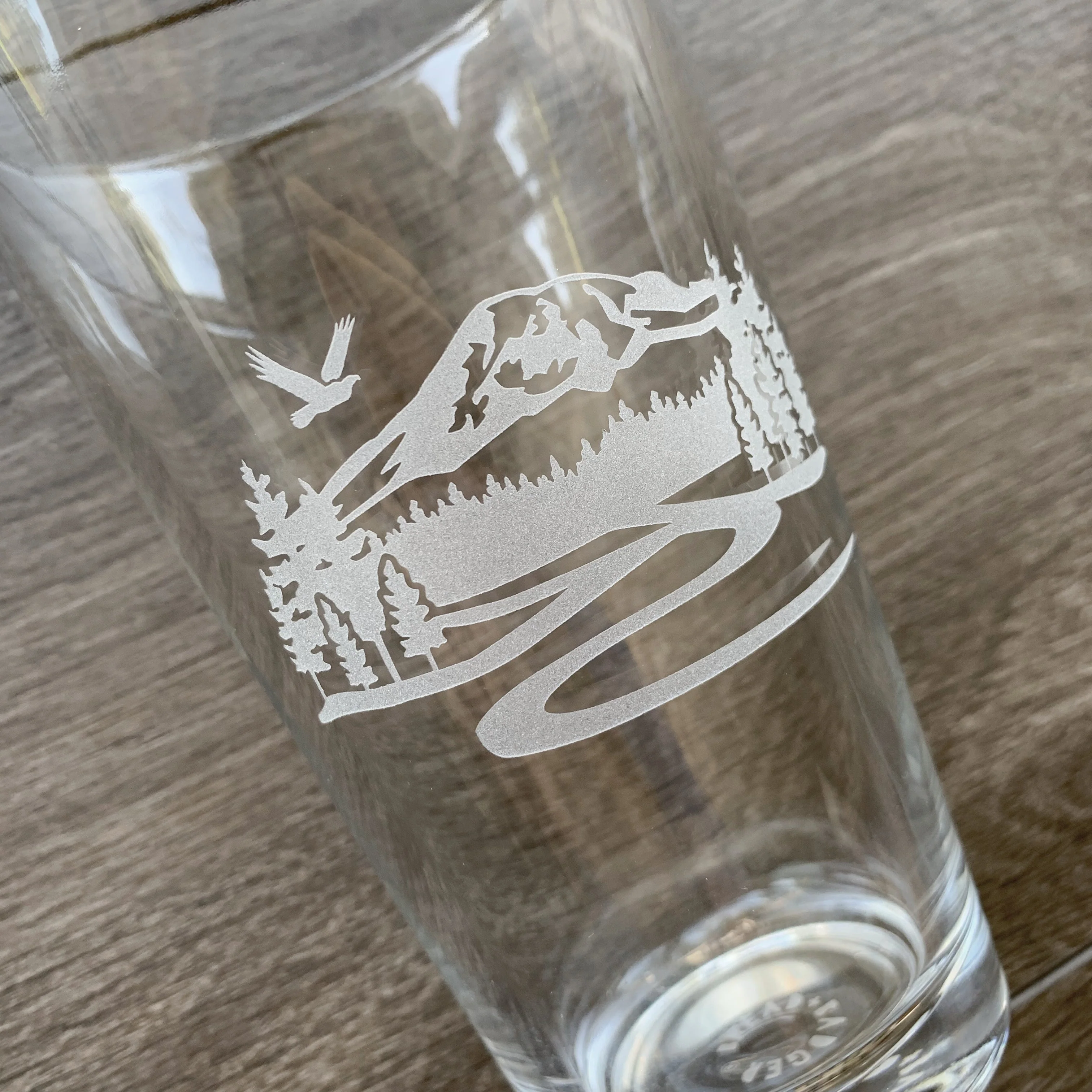 Mountain Pint Pint Glass - etched glassware - Image 4