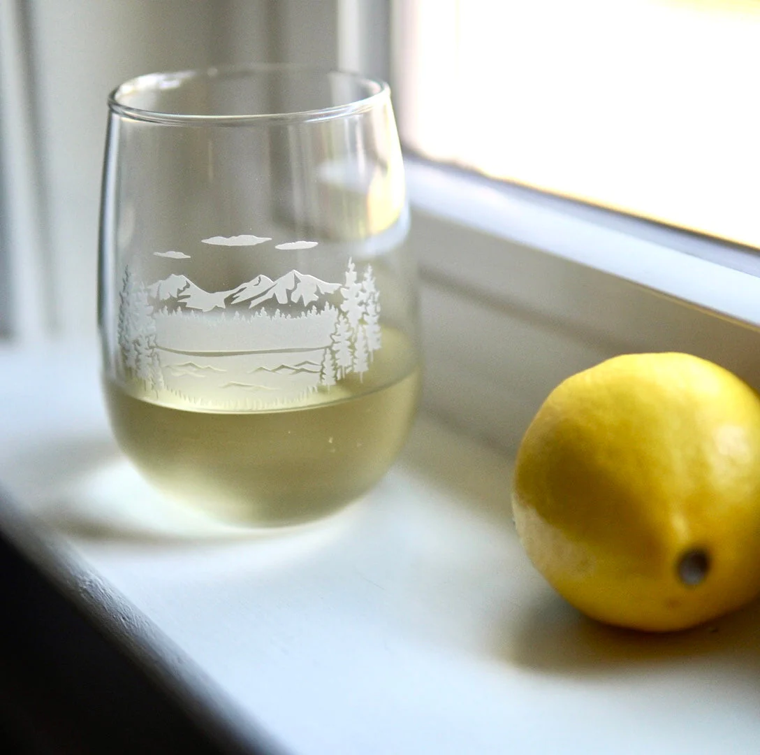 Mountain Trail Stemless Wine Glass - etched glassware - Image 2