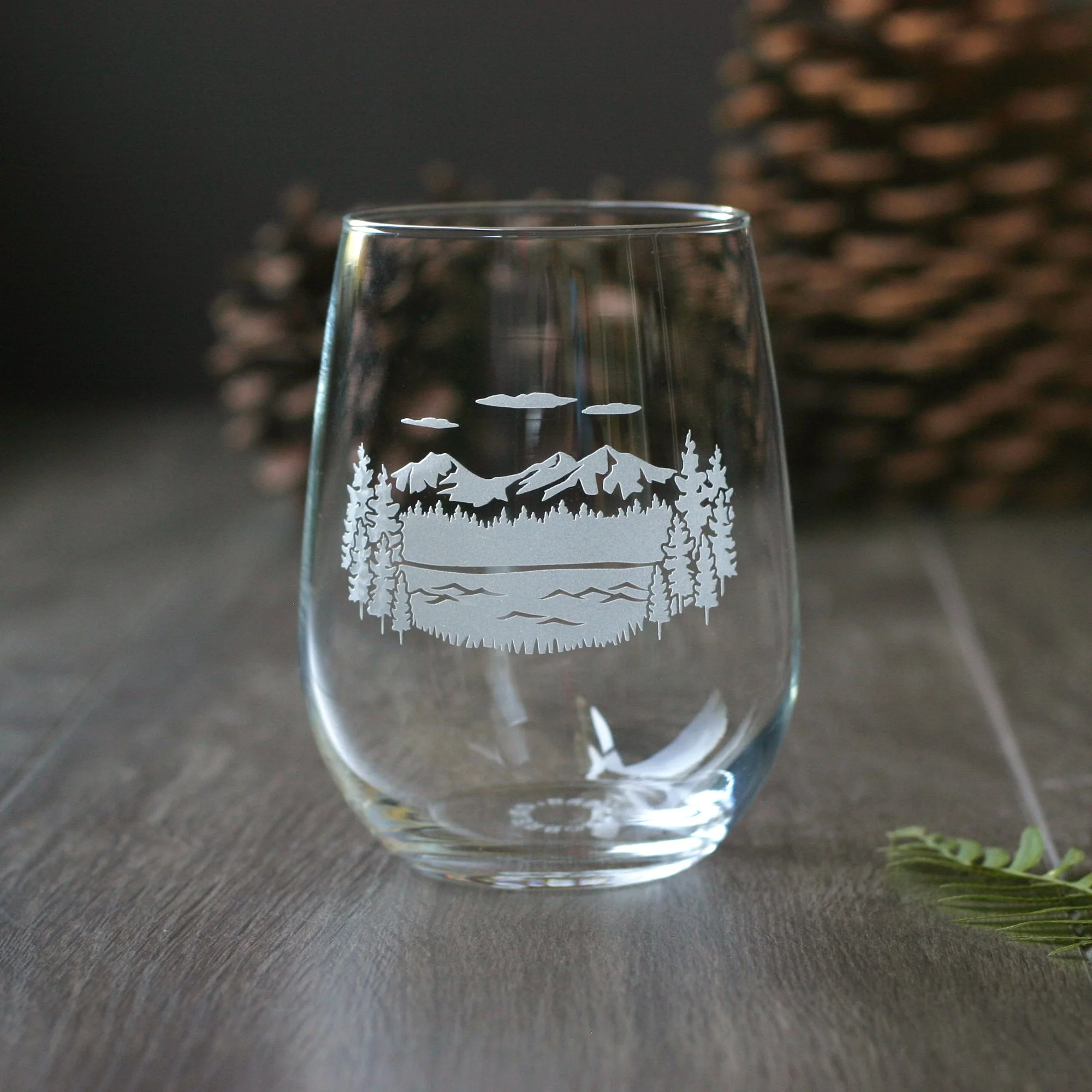 Mountain Trail Stemless Wine Glass - etched glassware - Image 3