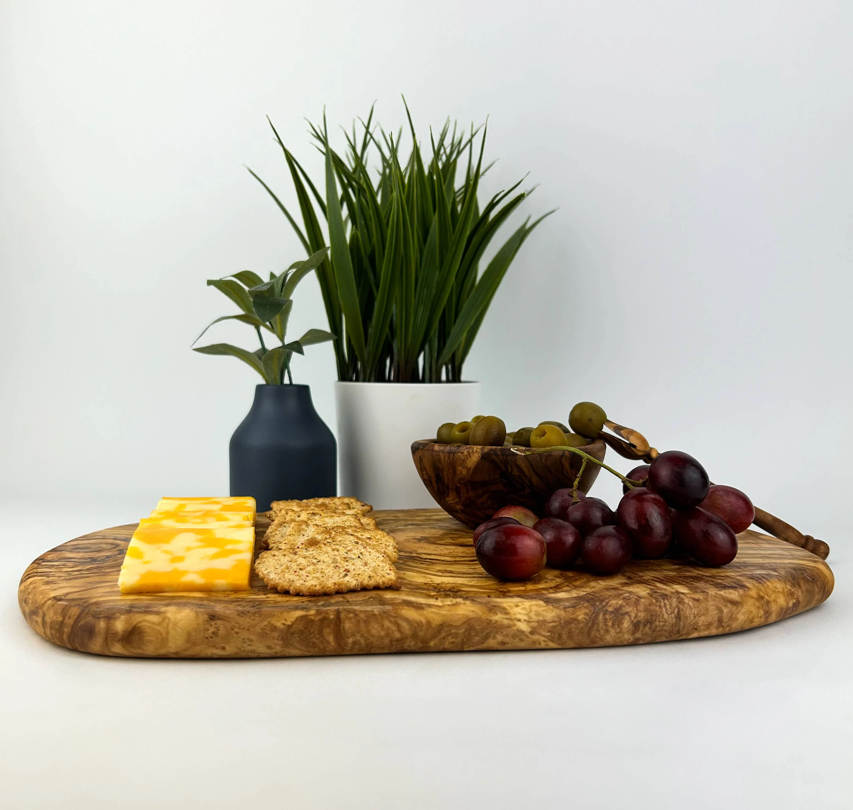 Olive Wood Cheese Board / Cutting Board - Image 3