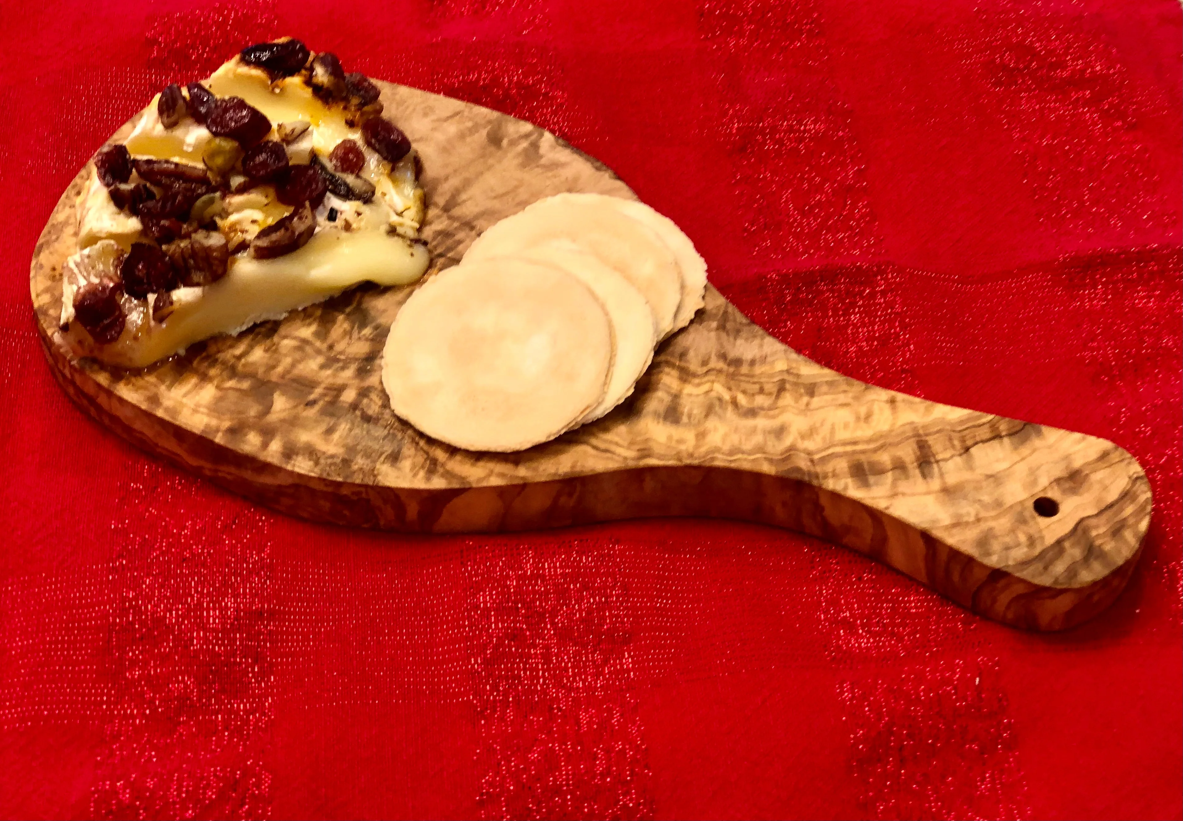 Original Olive Wood Cutting Board with Handle - Image 10