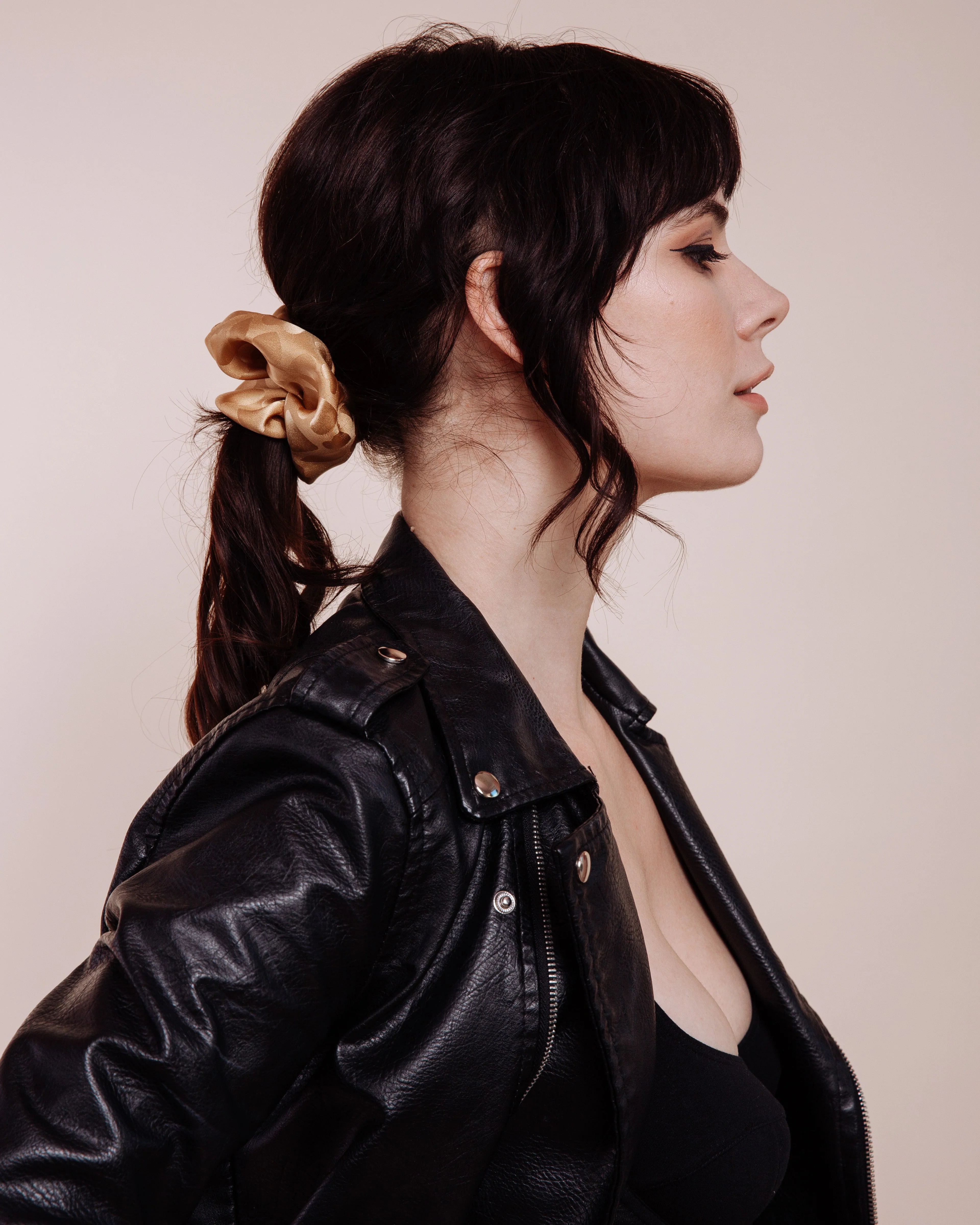 Queen of Hearts: Gold - Scrunchie - Image 3