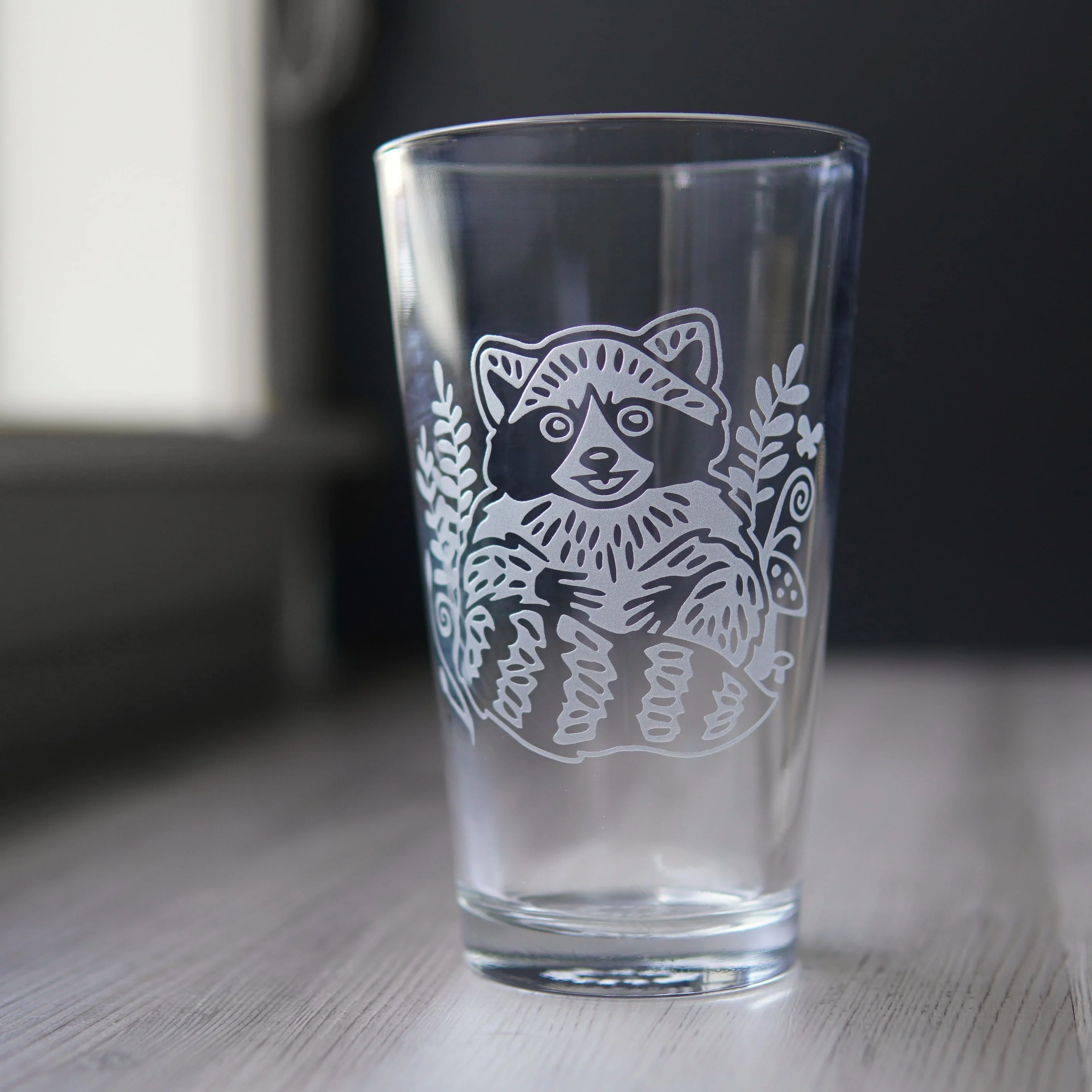 Raccoon Pint Glass - etched glassware - Image 2